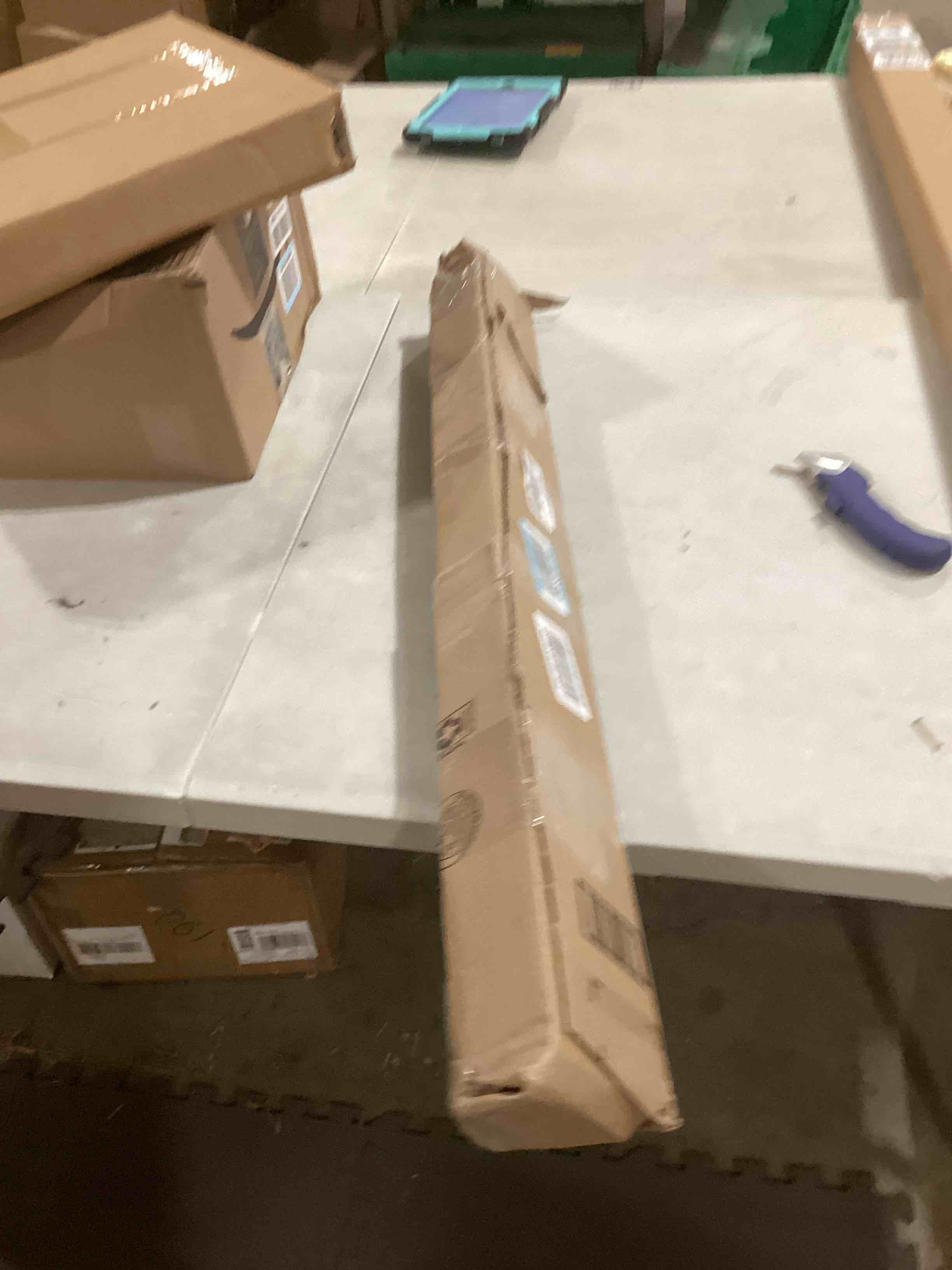 https://s3.amazonaws.com/lotting-images-prod/bidfta/GRN6652475_1728646918456.jpeg