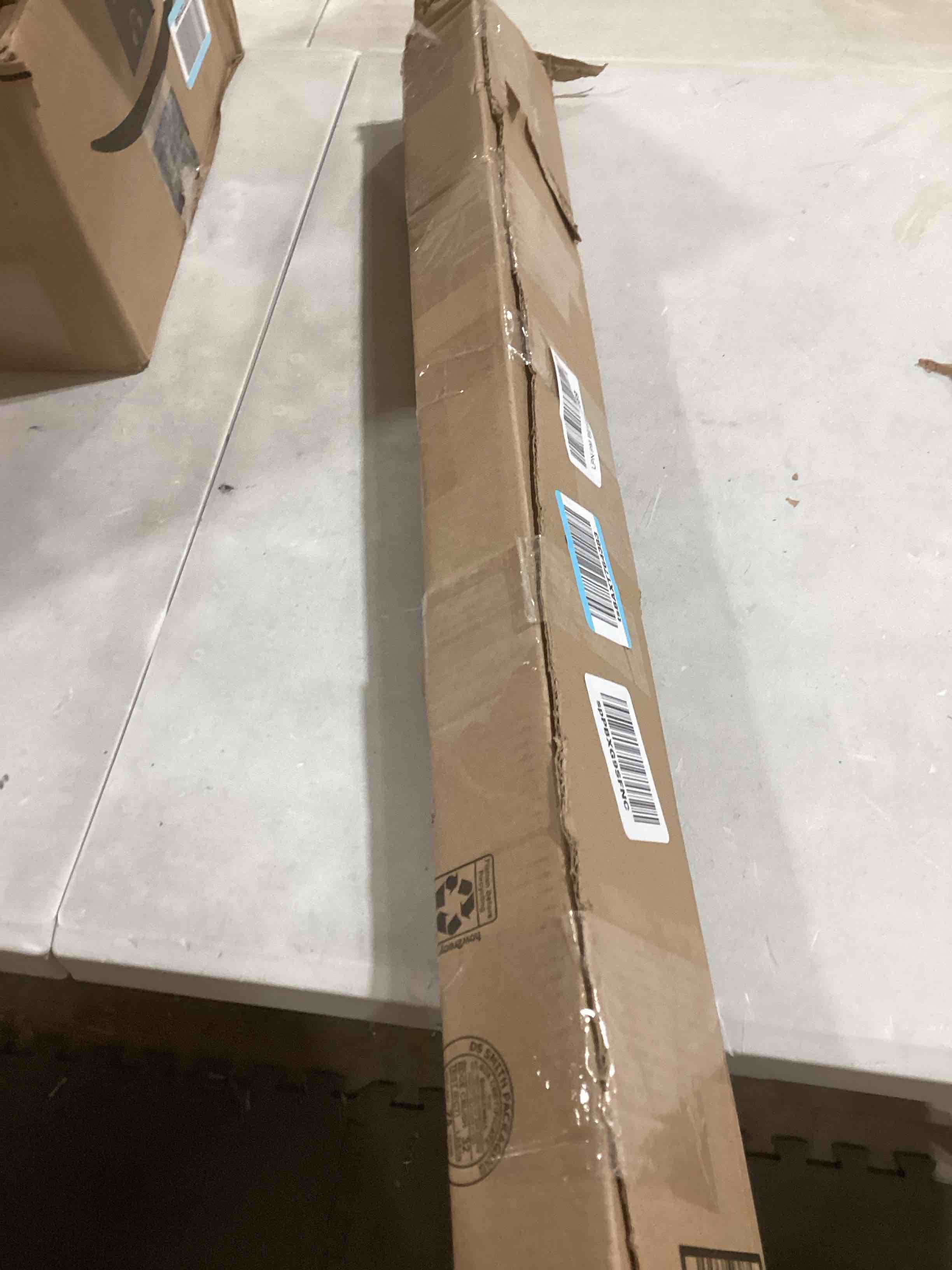 https://s3.amazonaws.com/lotting-images-prod/bidfta/GRN6652475_1728646920902.jpeg