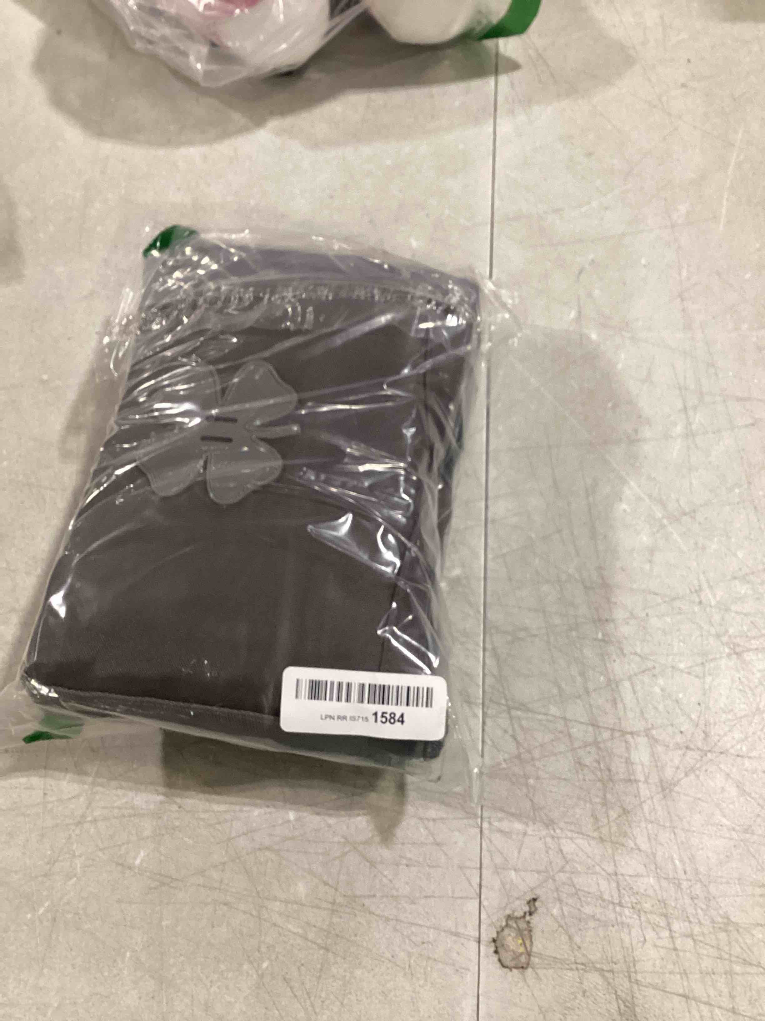 https://s3.amazonaws.com/lotting-images-prod/bidfta/GRN6653613_1727872622347.jpeg