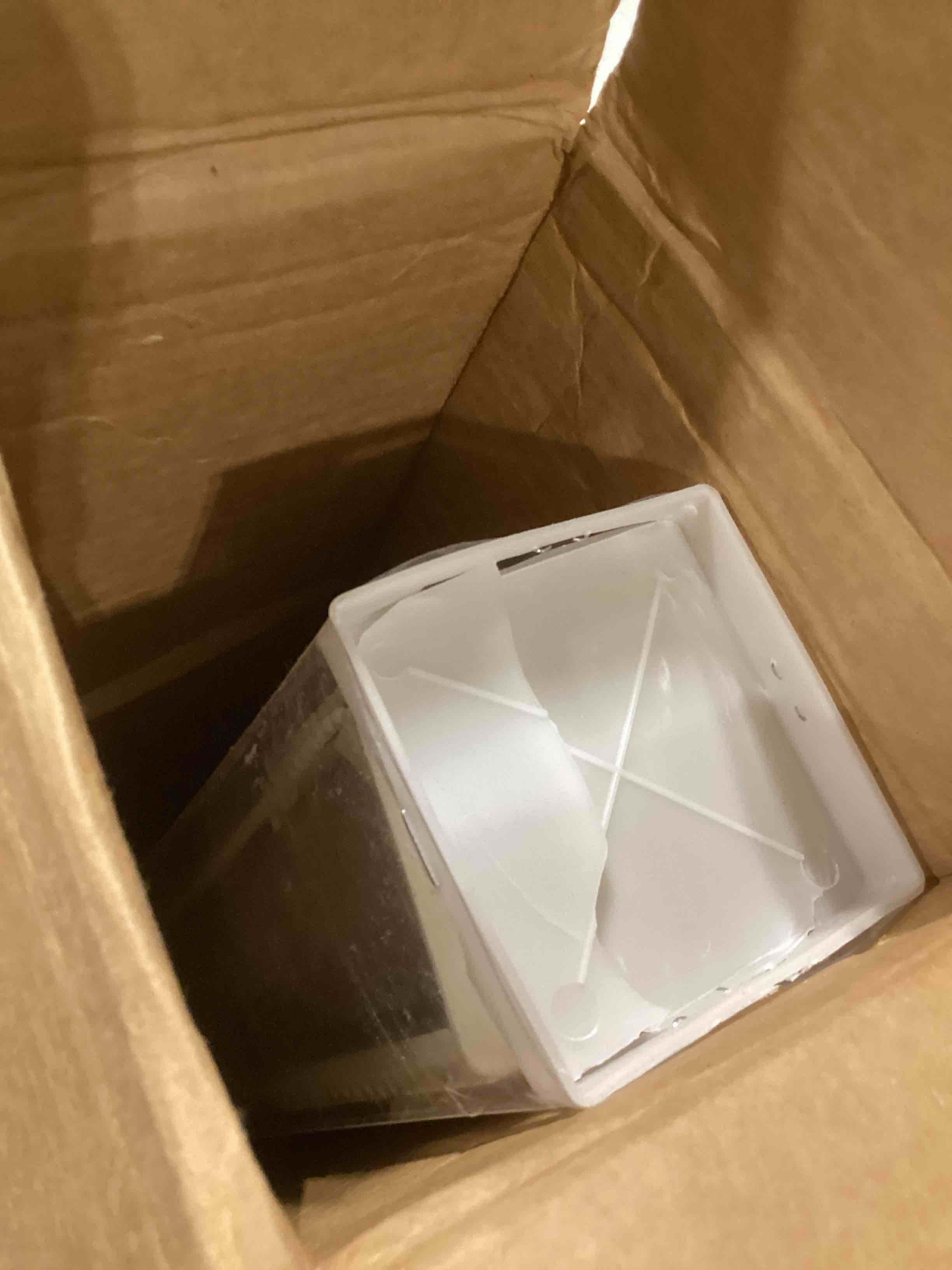 https://s3.amazonaws.com/lotting-images-prod/bidfta/GRN6655332_1729012730920.jpeg