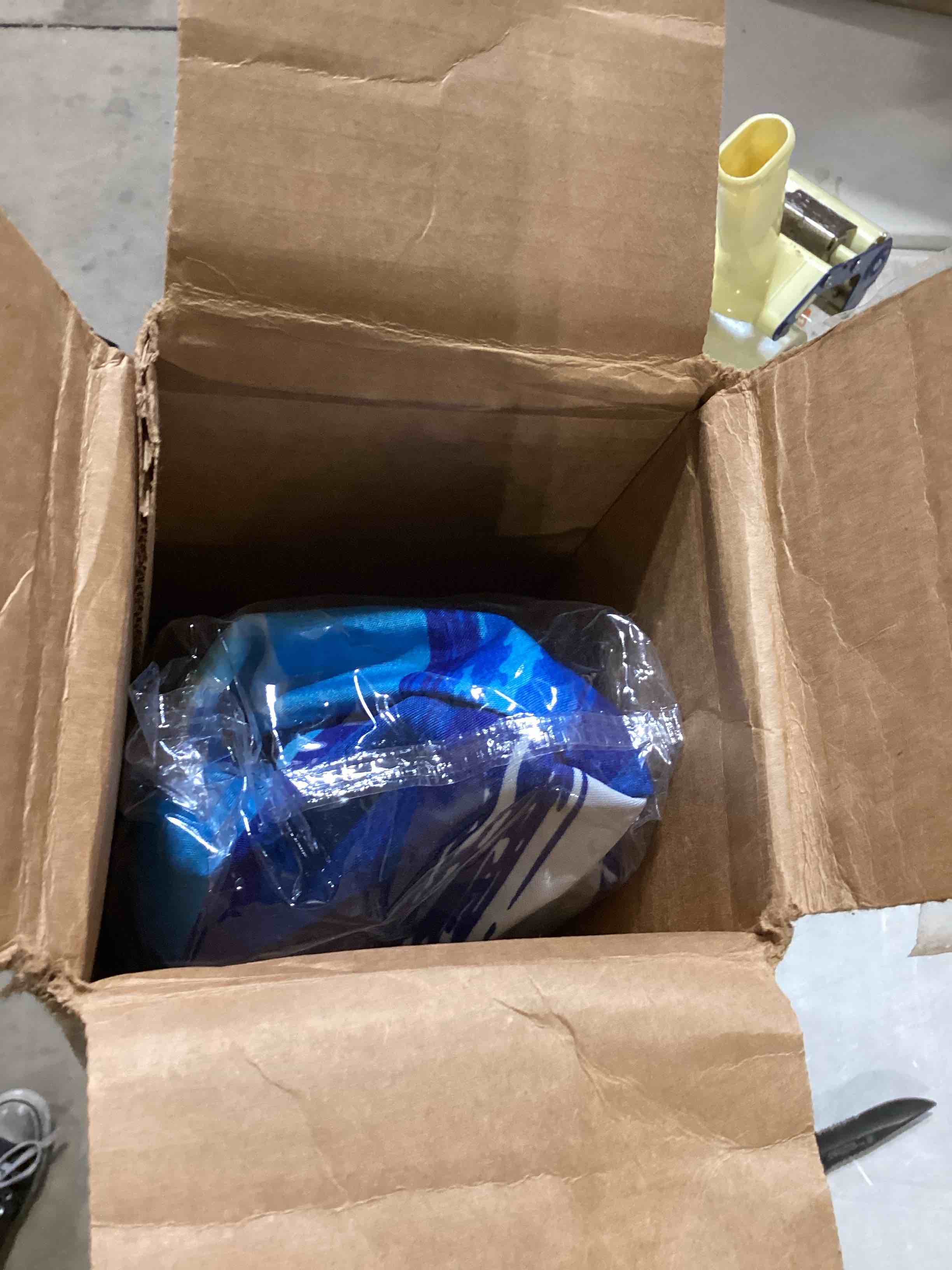 https://s3.amazonaws.com/lotting-images-prod/bidfta/GRN6655351_1729016708779.jpeg