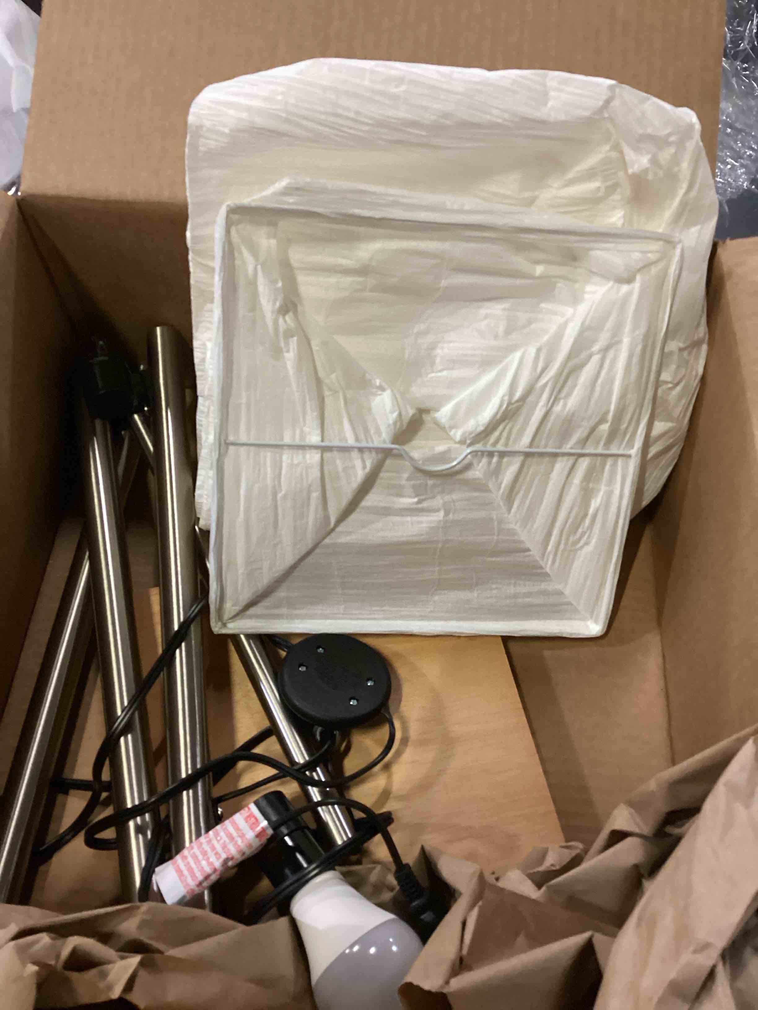 https://s3.amazonaws.com/lotting-images-prod/bidfta/GRN6660053_1734716809021.jpeg