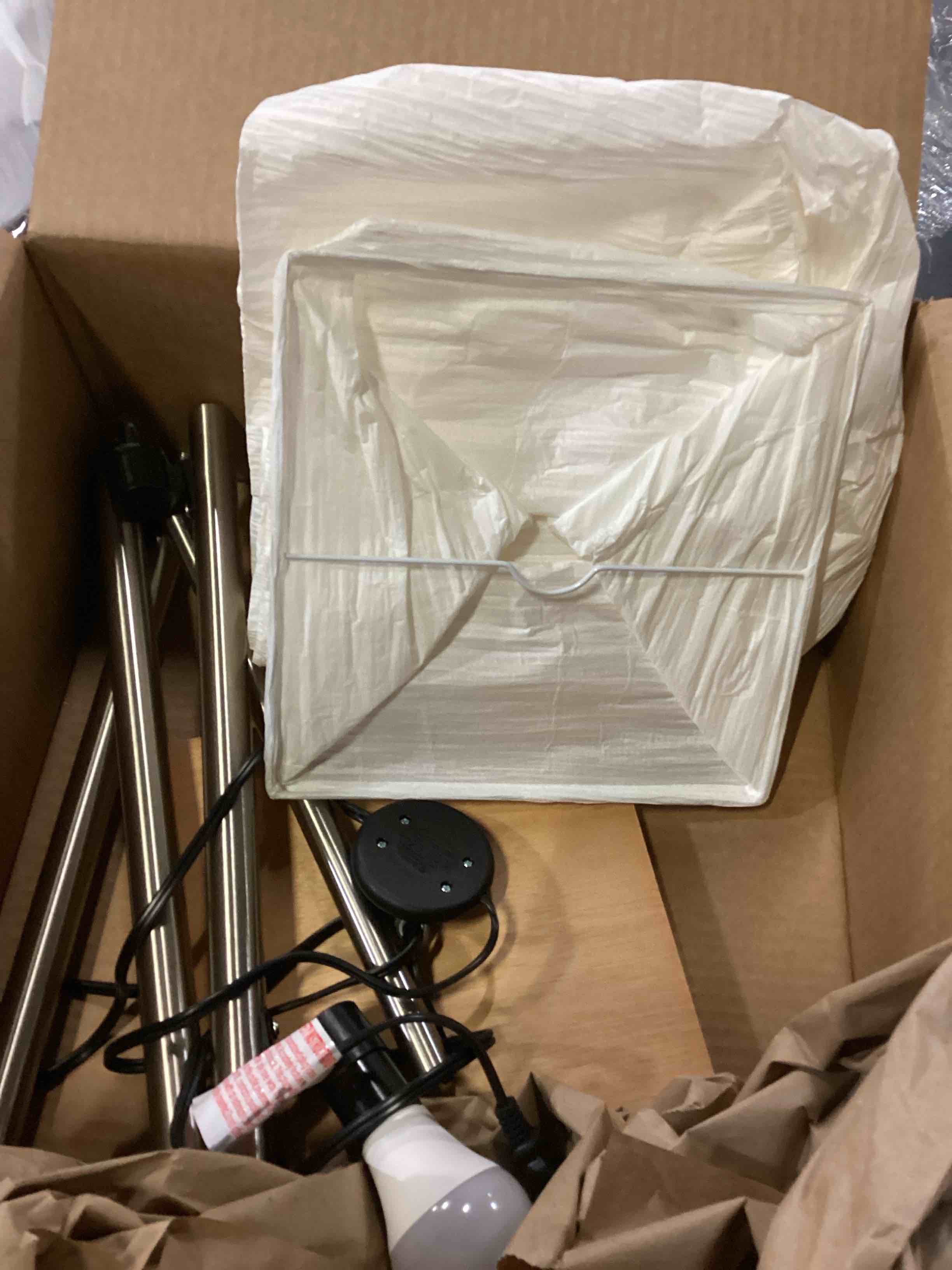 https://s3.amazonaws.com/lotting-images-prod/bidfta/GRN6660053_1734716809803.jpeg