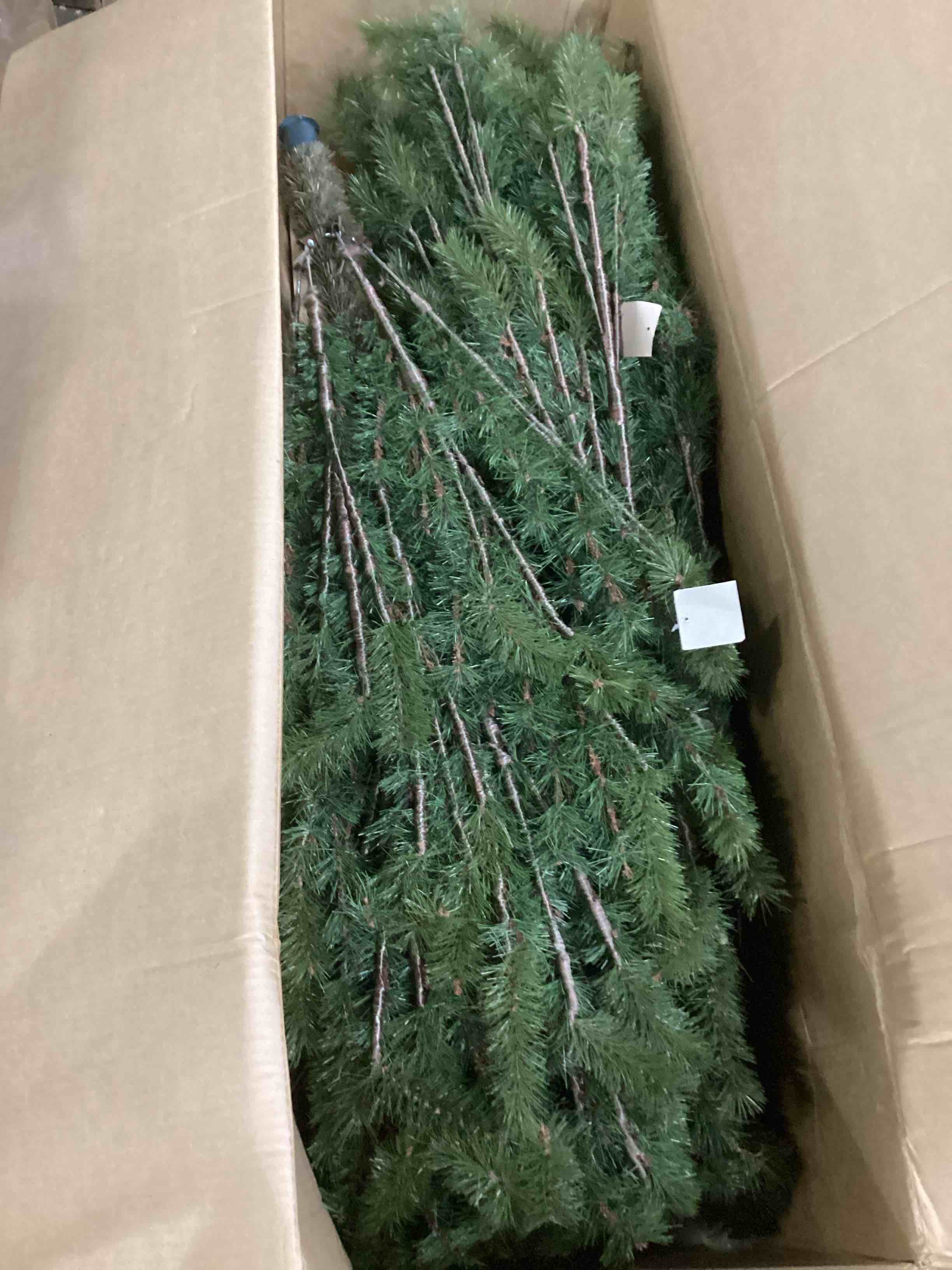 Green Pine Artificial Christmas Tree with Clear/White Lights