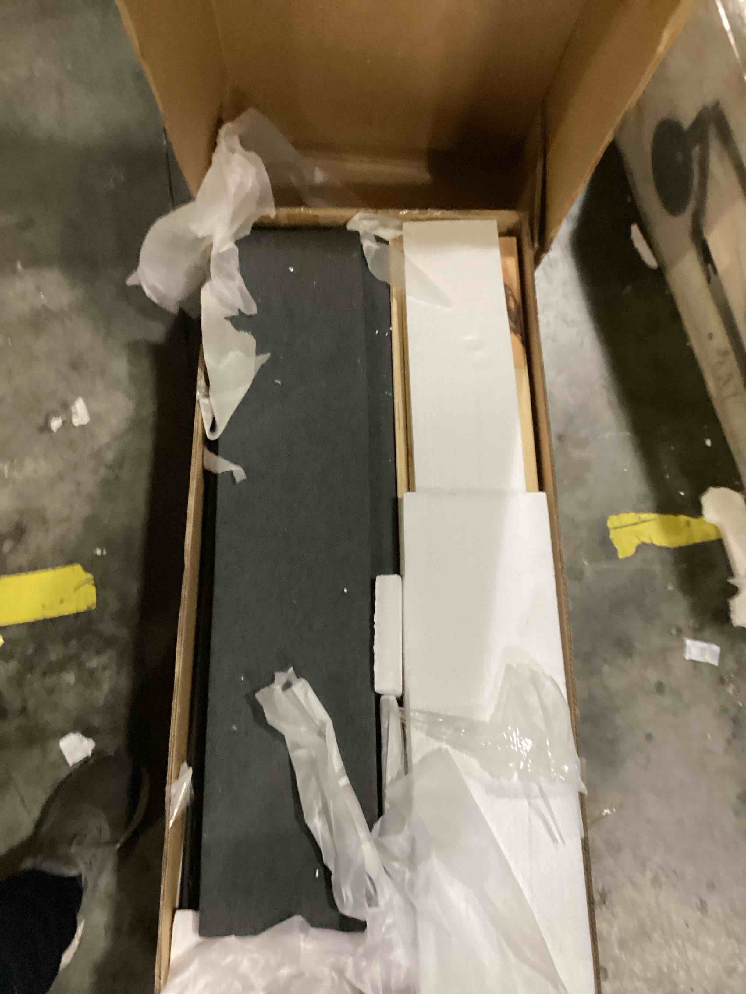 https://s3.amazonaws.com/lotting-images-prod/bidfta/GRN6662794_1733753514317.jpeg