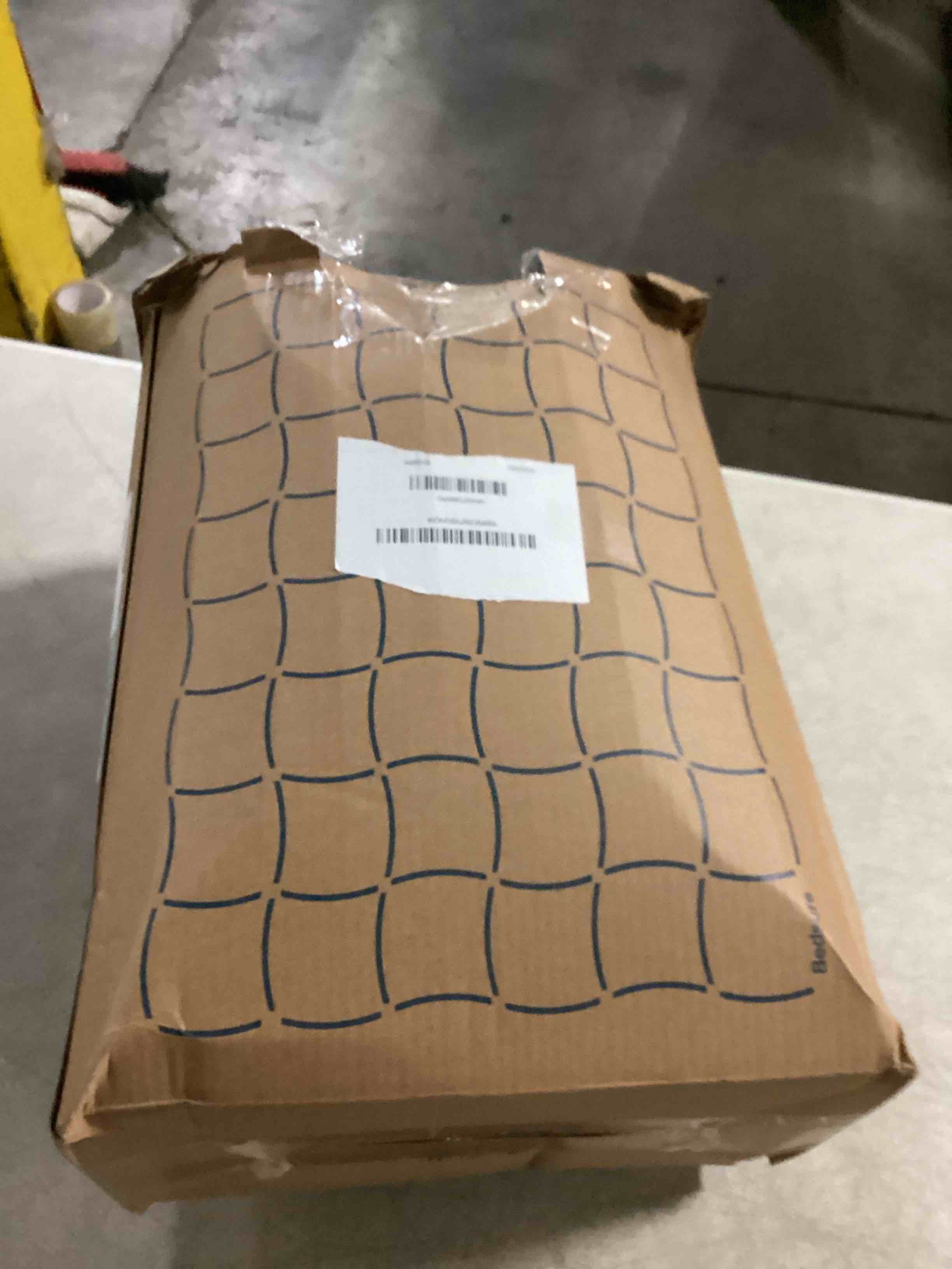 https://s3.amazonaws.com/lotting-images-prod/bidfta/GRN6664180_1734379478491.jpeg