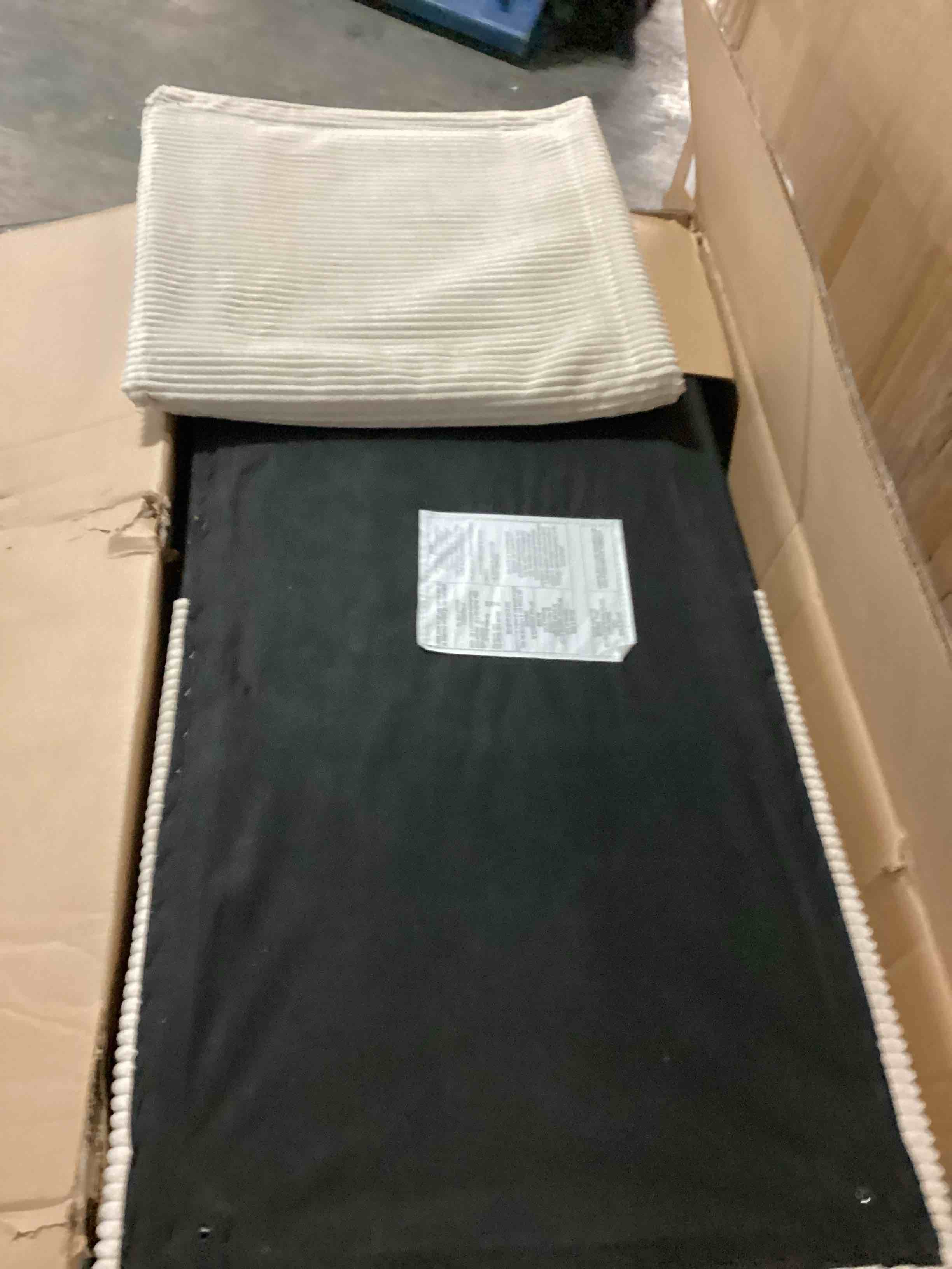https://s3.amazonaws.com/lotting-images-prod/bidfta/GRN6664815_1734965574773.jpeg