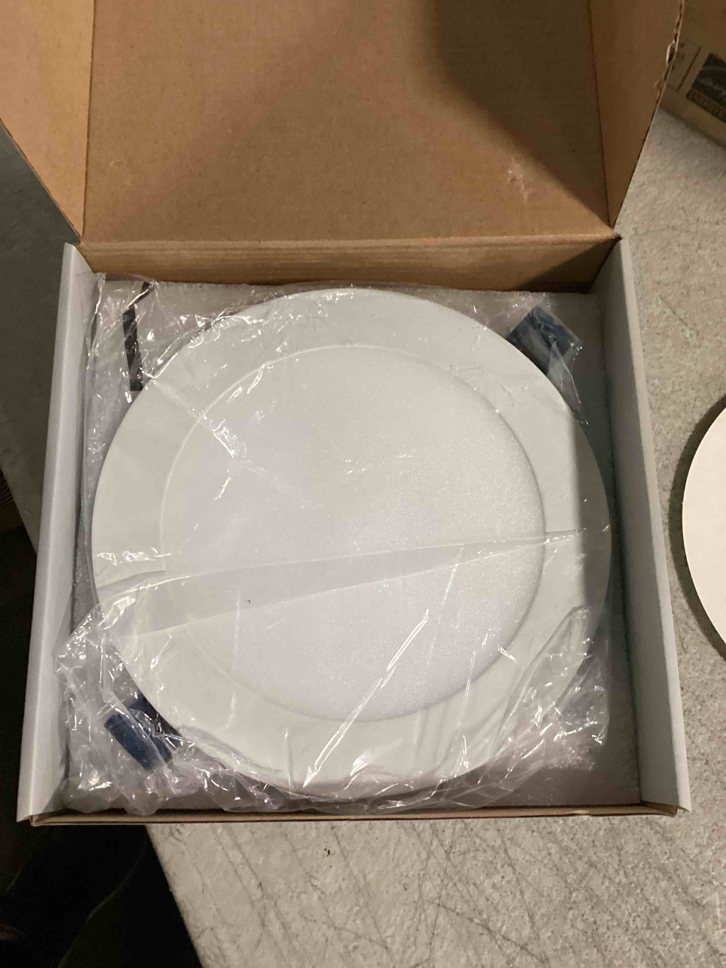 https://s3.amazonaws.com/lotting-images-prod/bidfta/GRN6664835_1734975340932.jpeg