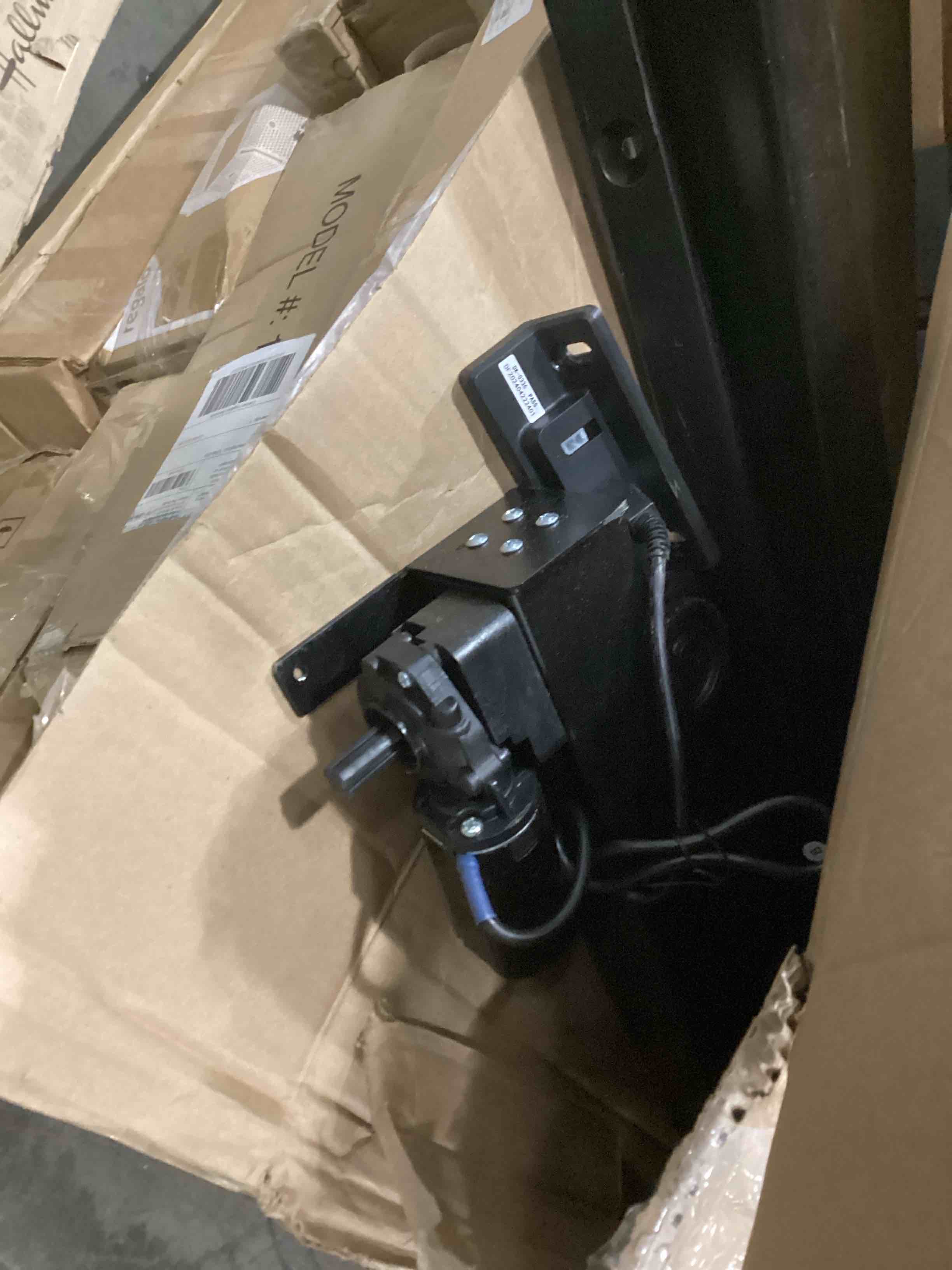 https://s3.amazonaws.com/lotting-images-prod/bidfta/GRN6665246_1736427391497.jpeg