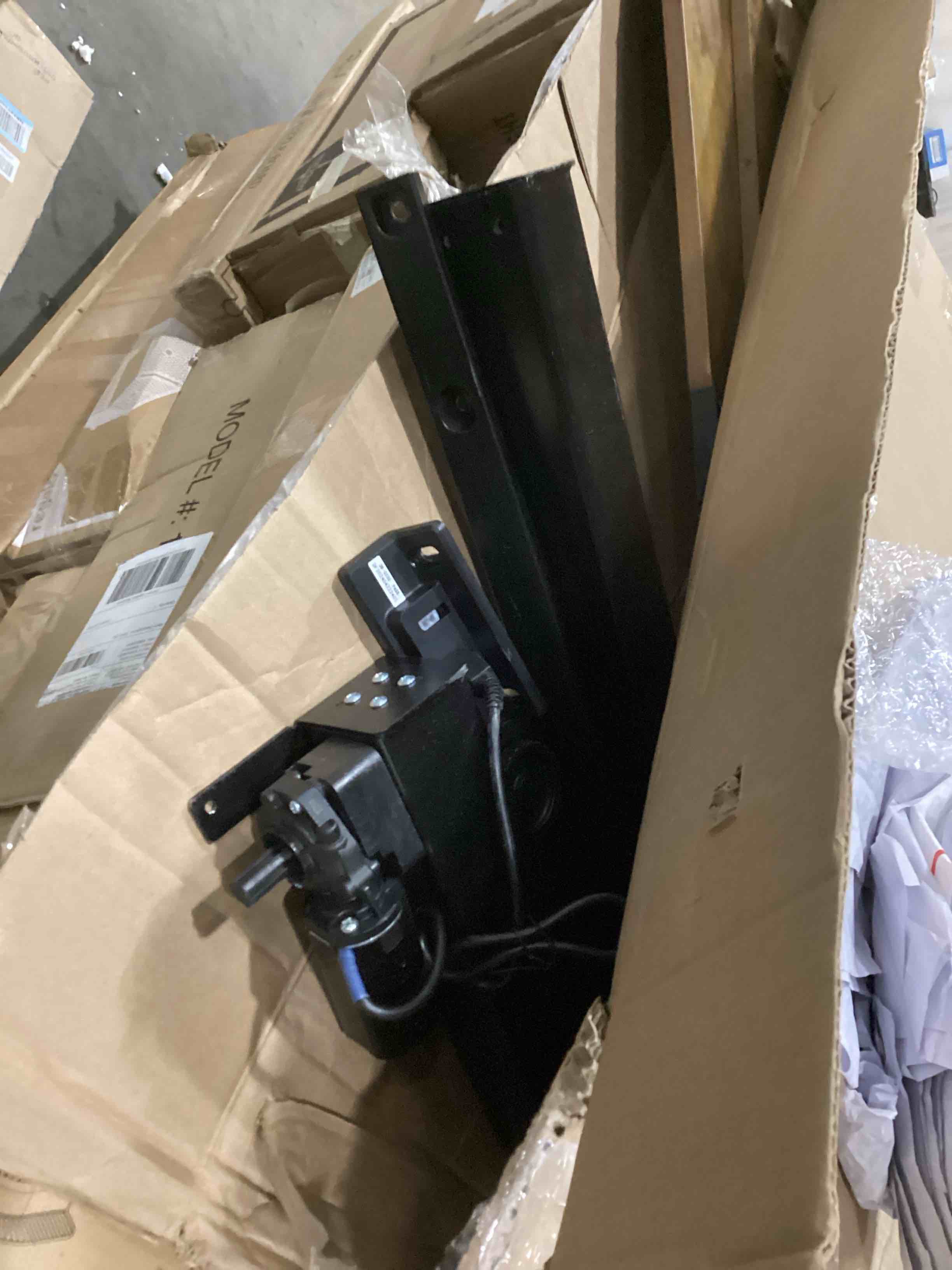 https://s3.amazonaws.com/lotting-images-prod/bidfta/GRN6665246_1736427393745.jpeg