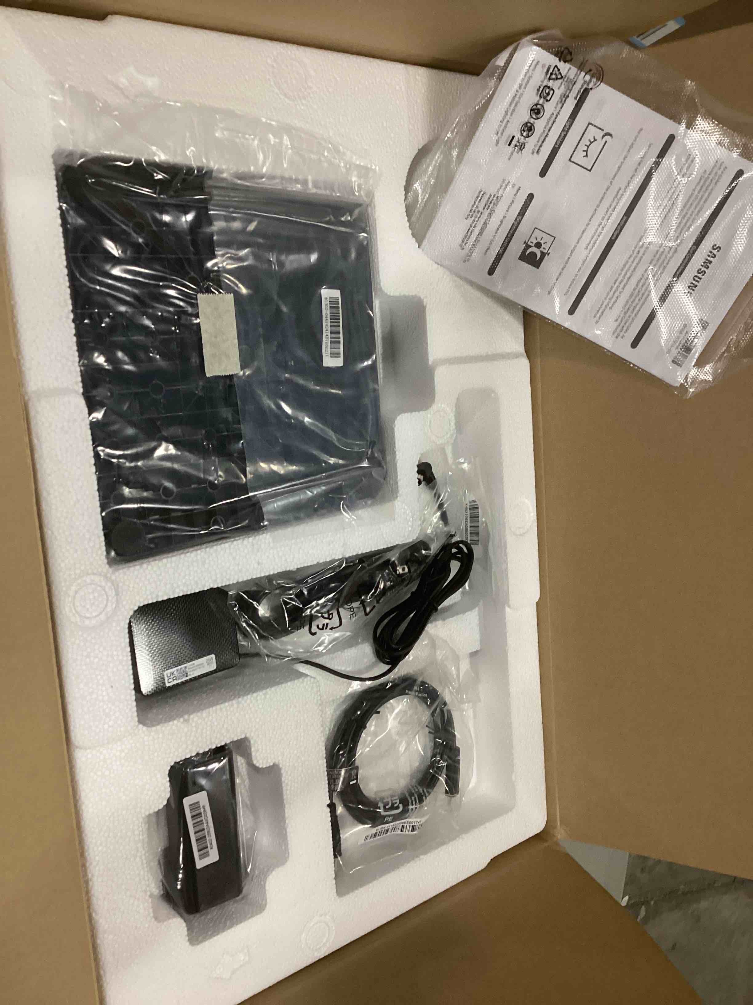 https://s3.amazonaws.com/lotting-images-prod/bidfta/GRN6665927_1736952239306.jpeg