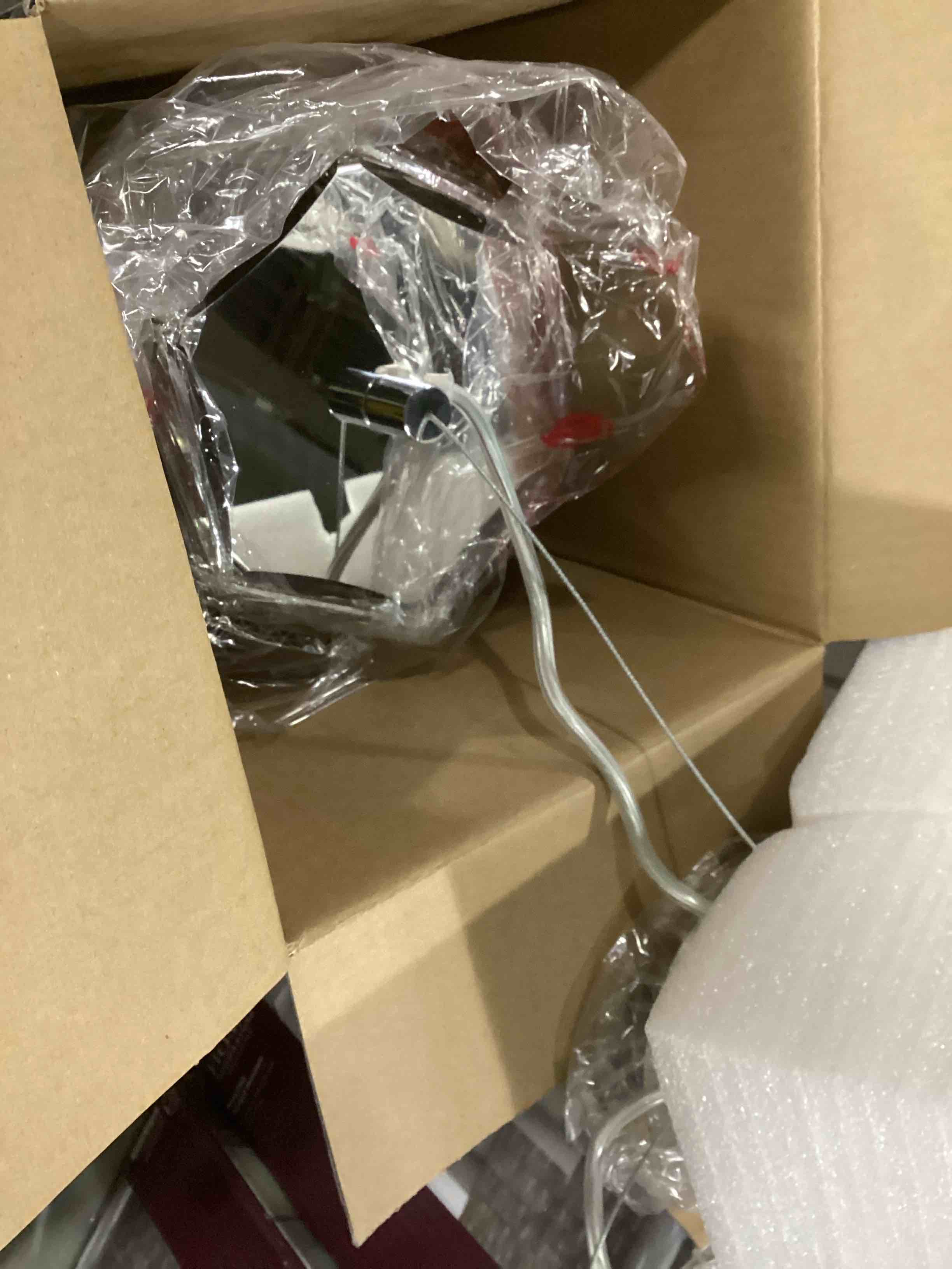 https://s3.amazonaws.com/lotting-images-prod/bidfta/GRN6665961_1736959539042.jpeg
