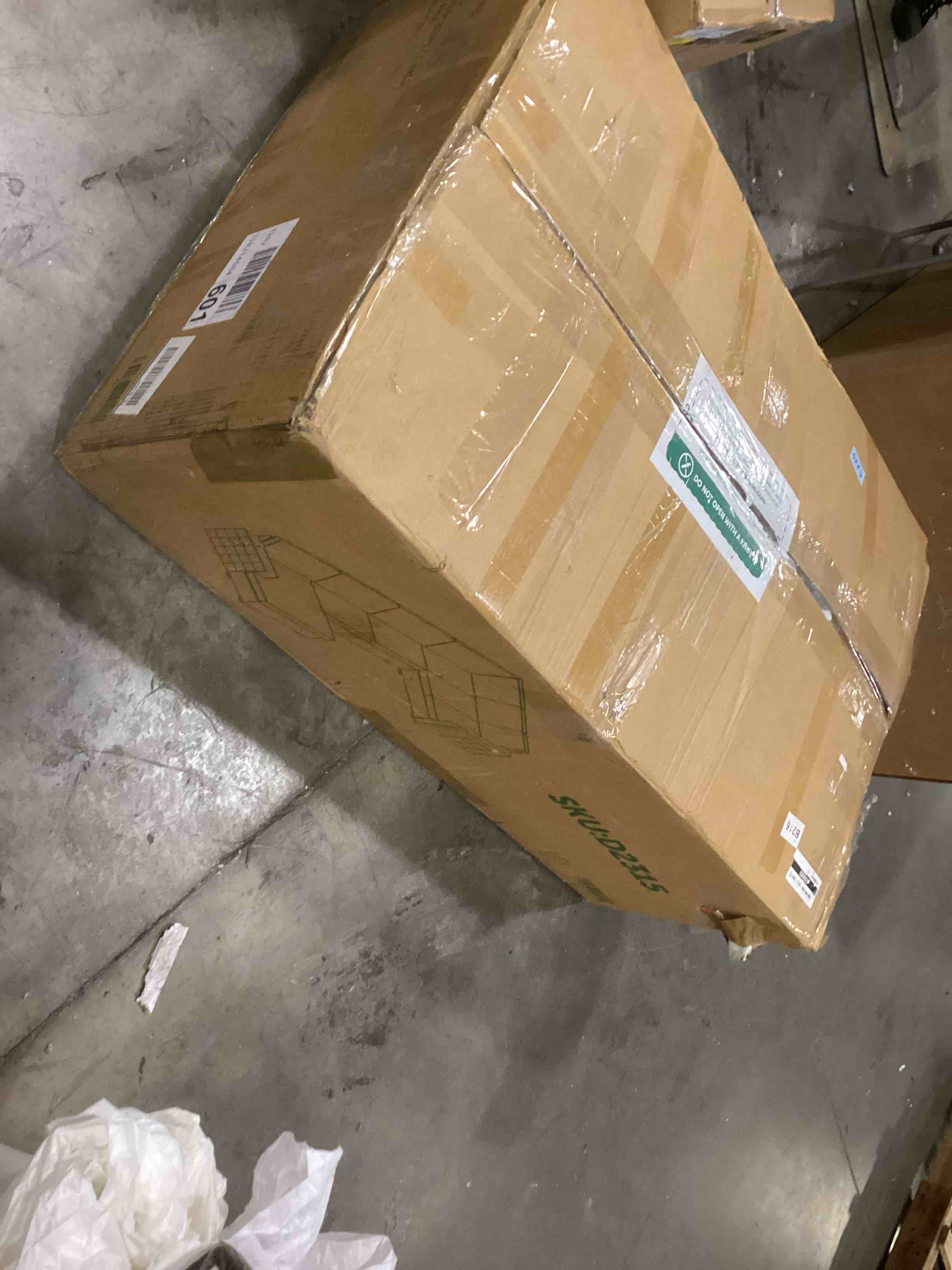 https://s3.amazonaws.com/lotting-images-prod/bidfta/GRN6666374_1737380089346.jpeg