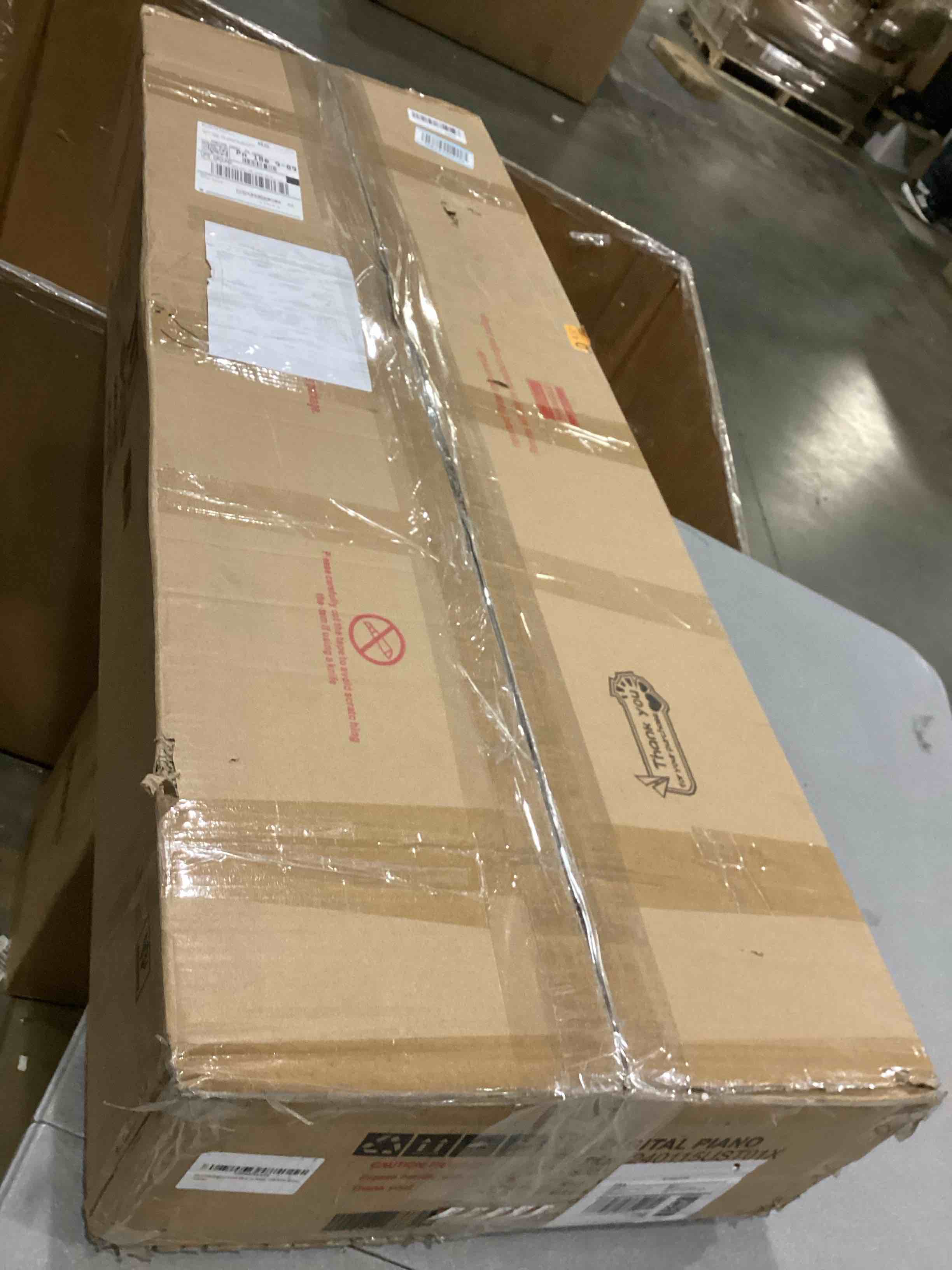 https://s3.amazonaws.com/lotting-images-prod/bidfta/GRN6667439_1736952760095.jpeg