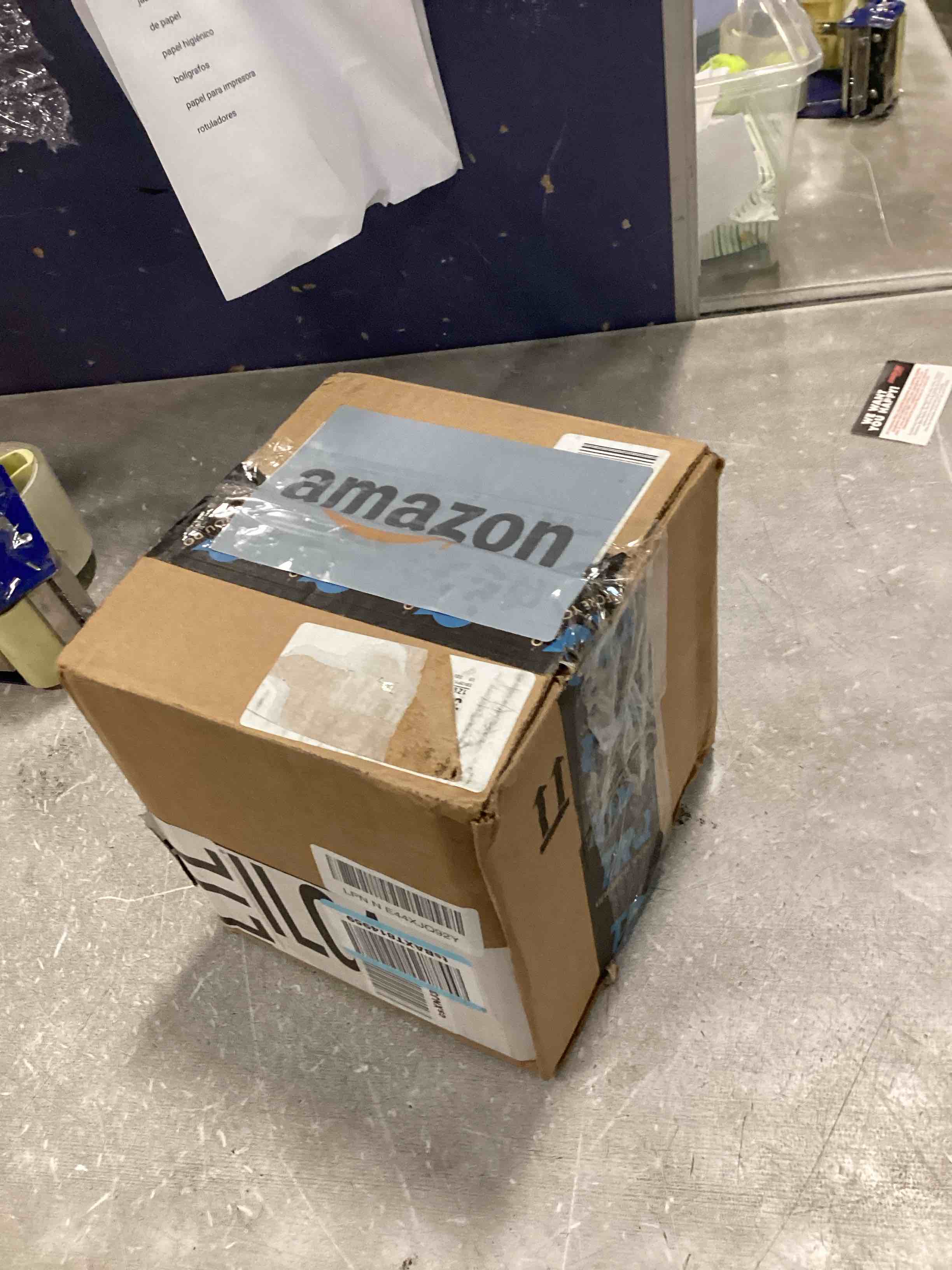 https://s3.amazonaws.com/lotting-images-prod/bidfta/GRN6668013_1722649638830.jpeg