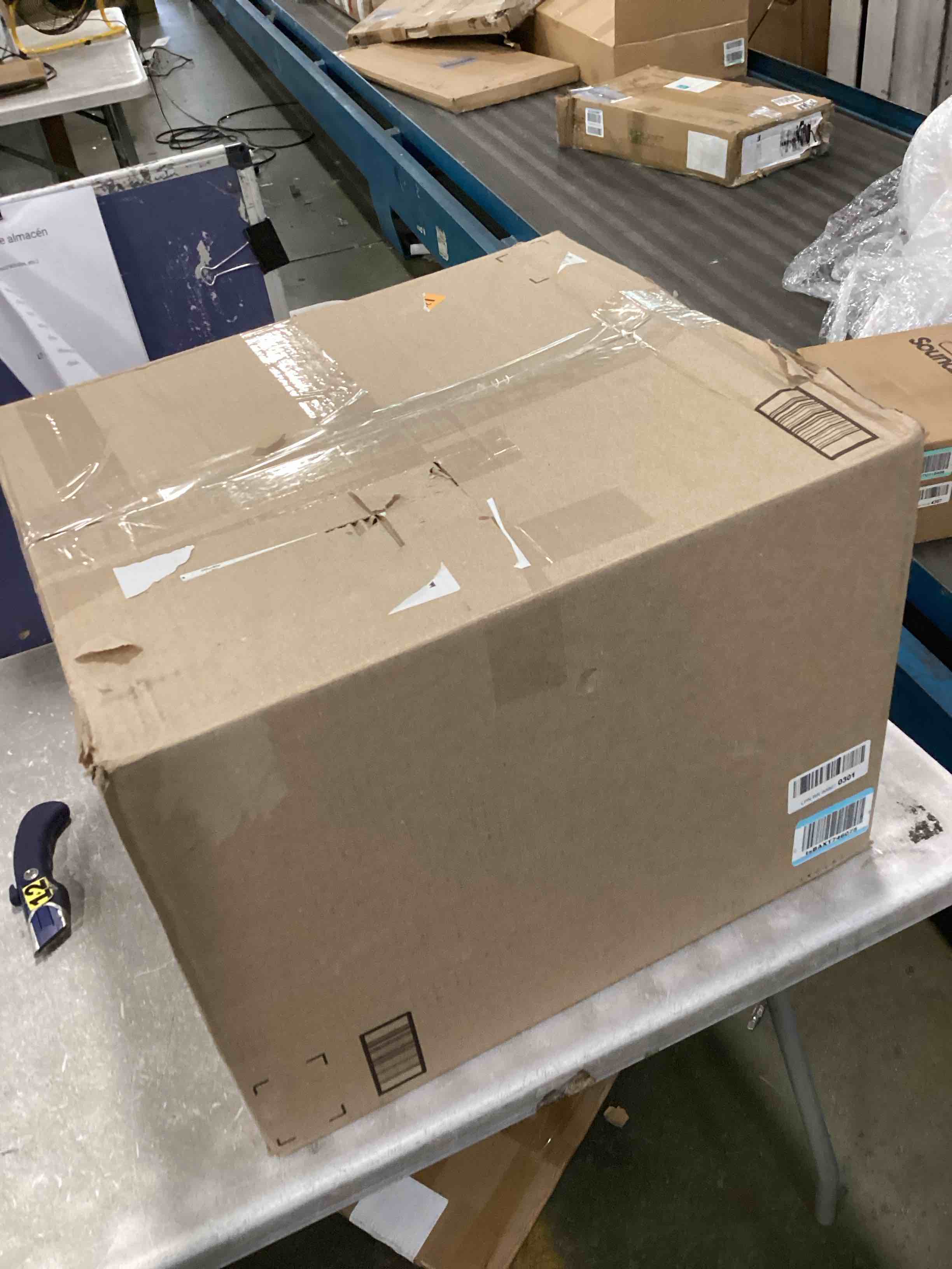 https://s3.amazonaws.com/lotting-images-prod/bidfta/GRN6668083_1722639028337.jpeg