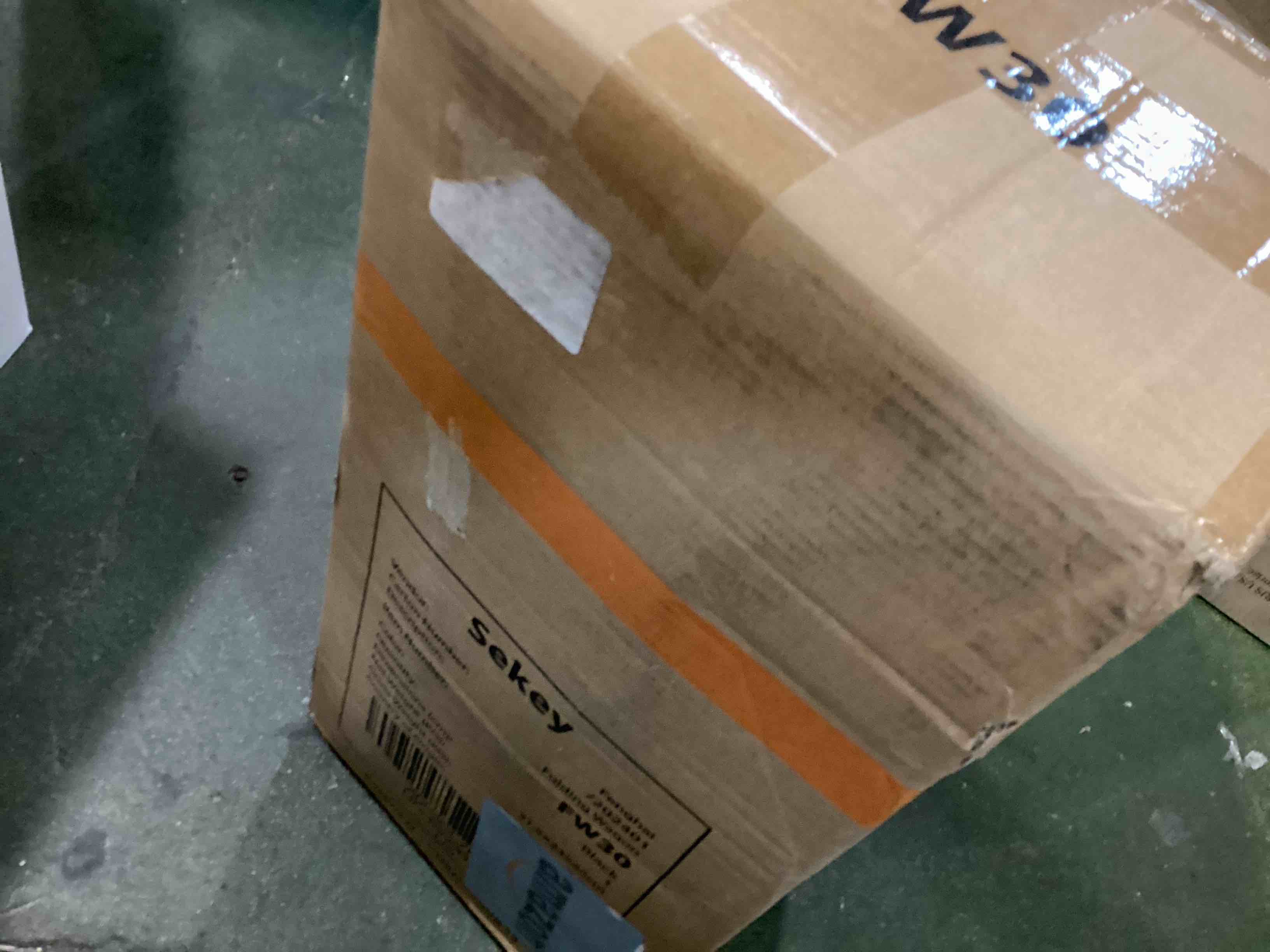 https://s3.amazonaws.com/lotting-images-prod/bidfta/GRN6668267_1722661084818.jpeg