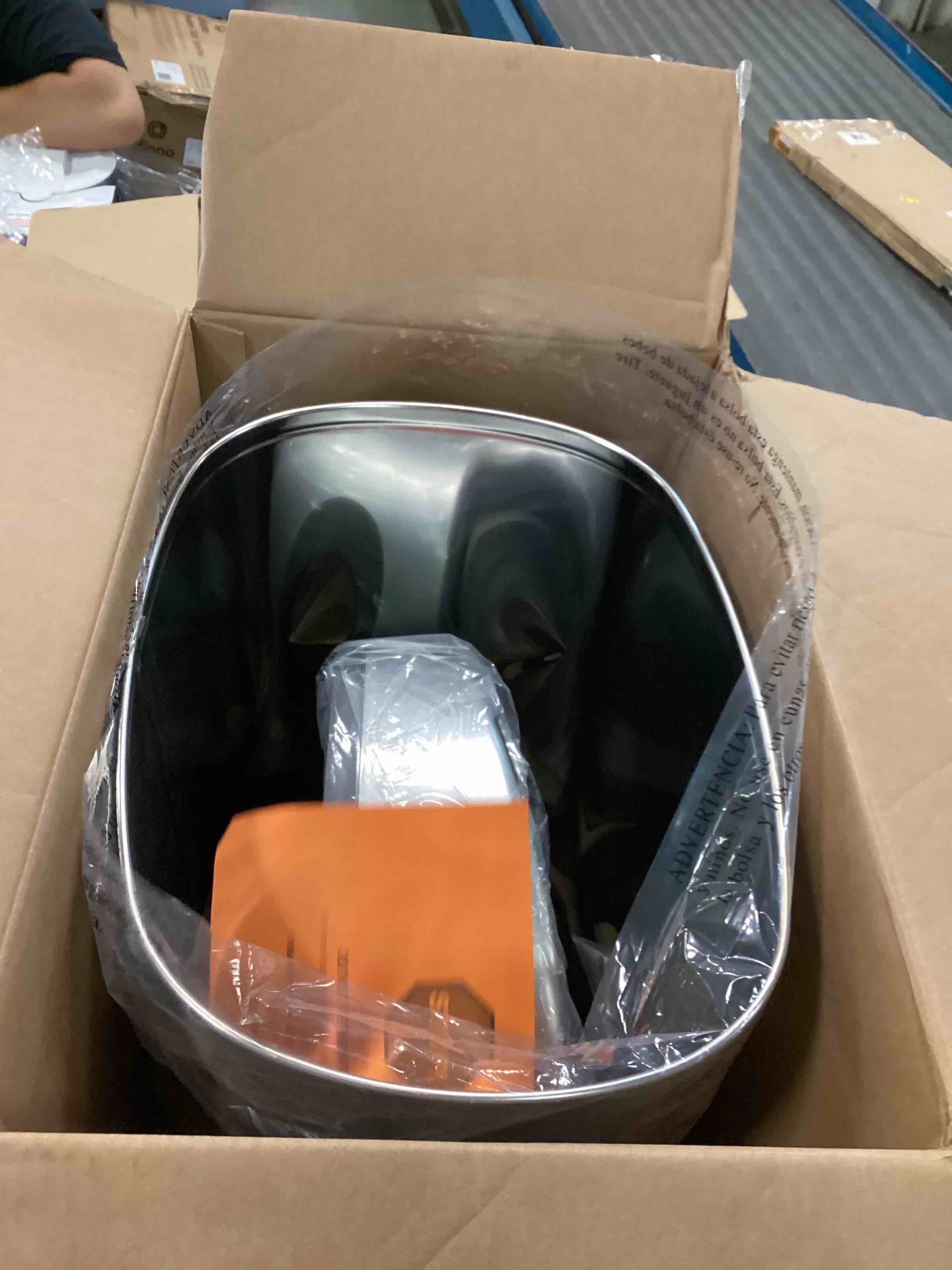 https://s3.amazonaws.com/lotting-images-prod/bidfta/GRN6668833_1722896480887.jpeg