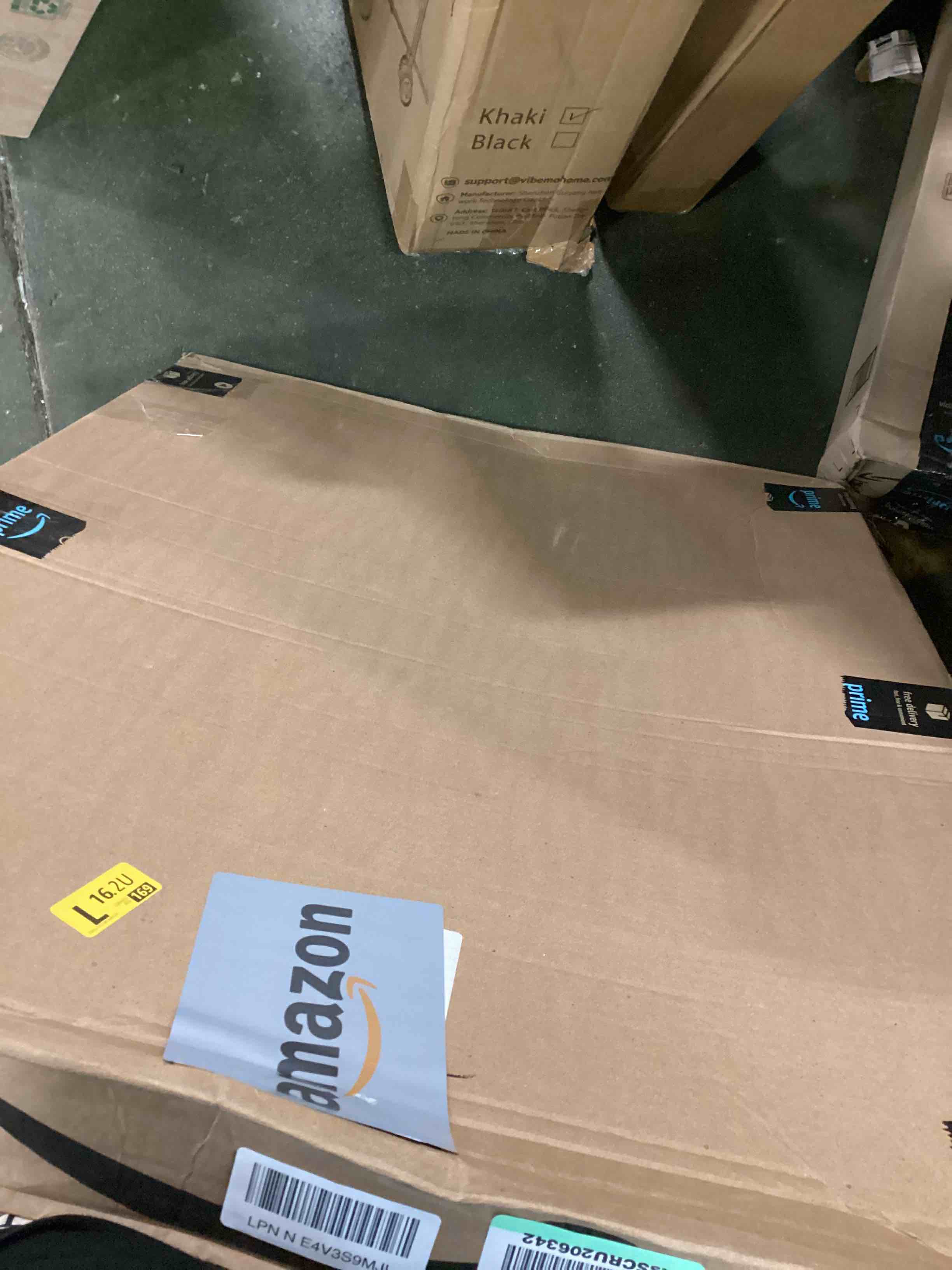 https://s3.amazonaws.com/lotting-images-prod/bidfta/GRN6669120_1722658959682.jpeg