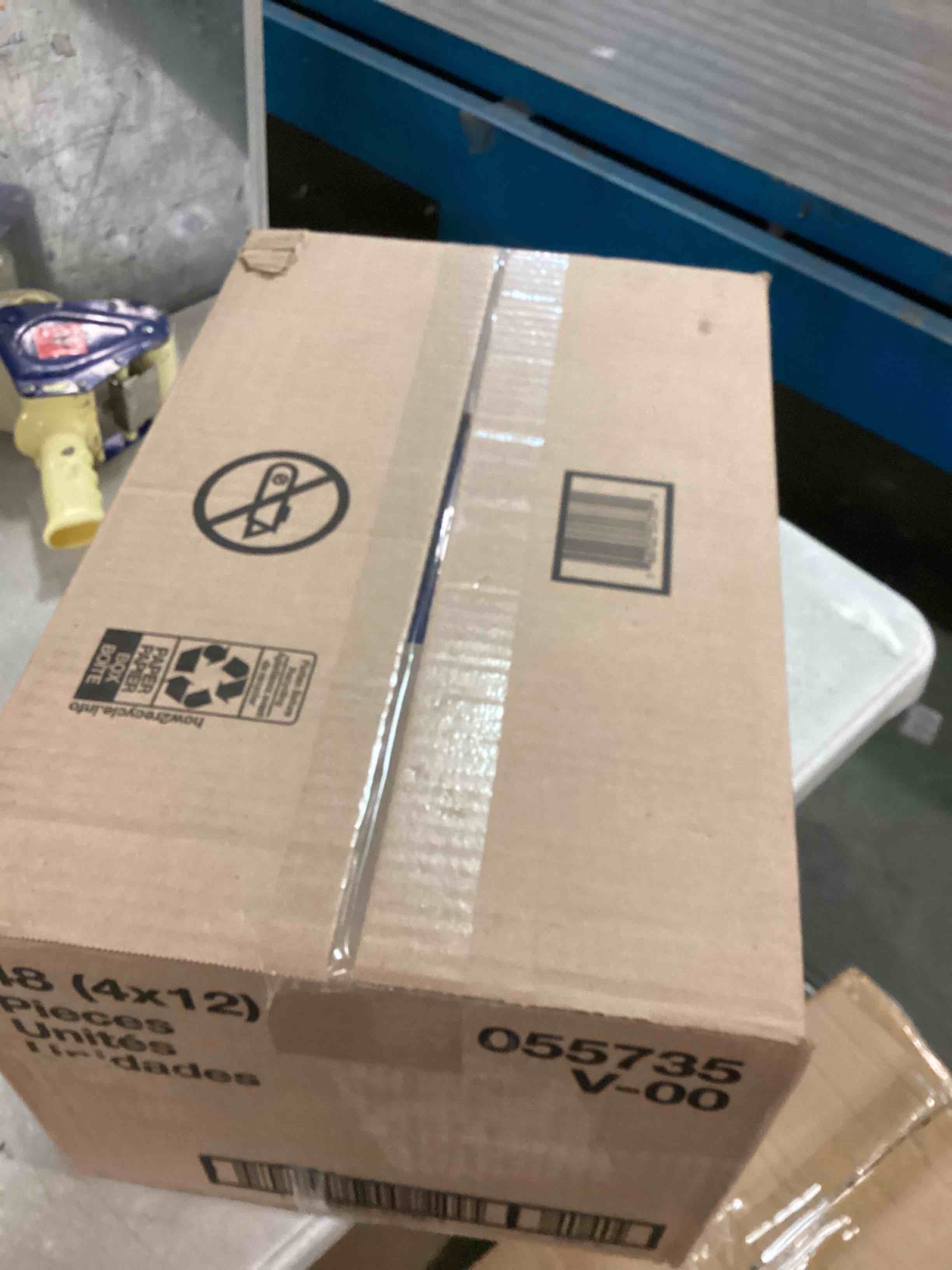 https://s3.amazonaws.com/lotting-images-prod/bidfta/GRN6675688_1722488502591.jpeg