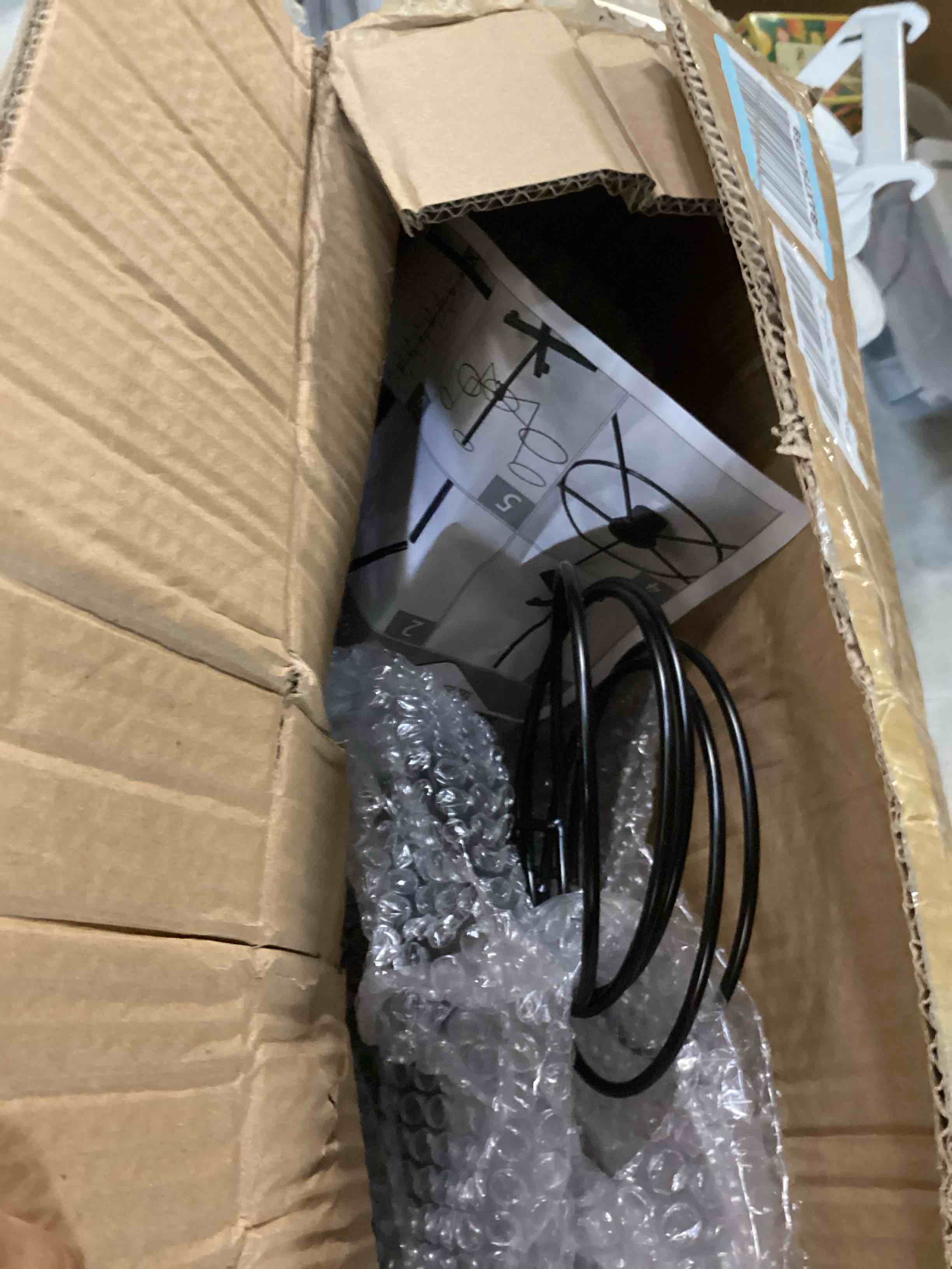 https://s3.amazonaws.com/lotting-images-prod/bidfta/GRN6675704_1722514041140.jpeg