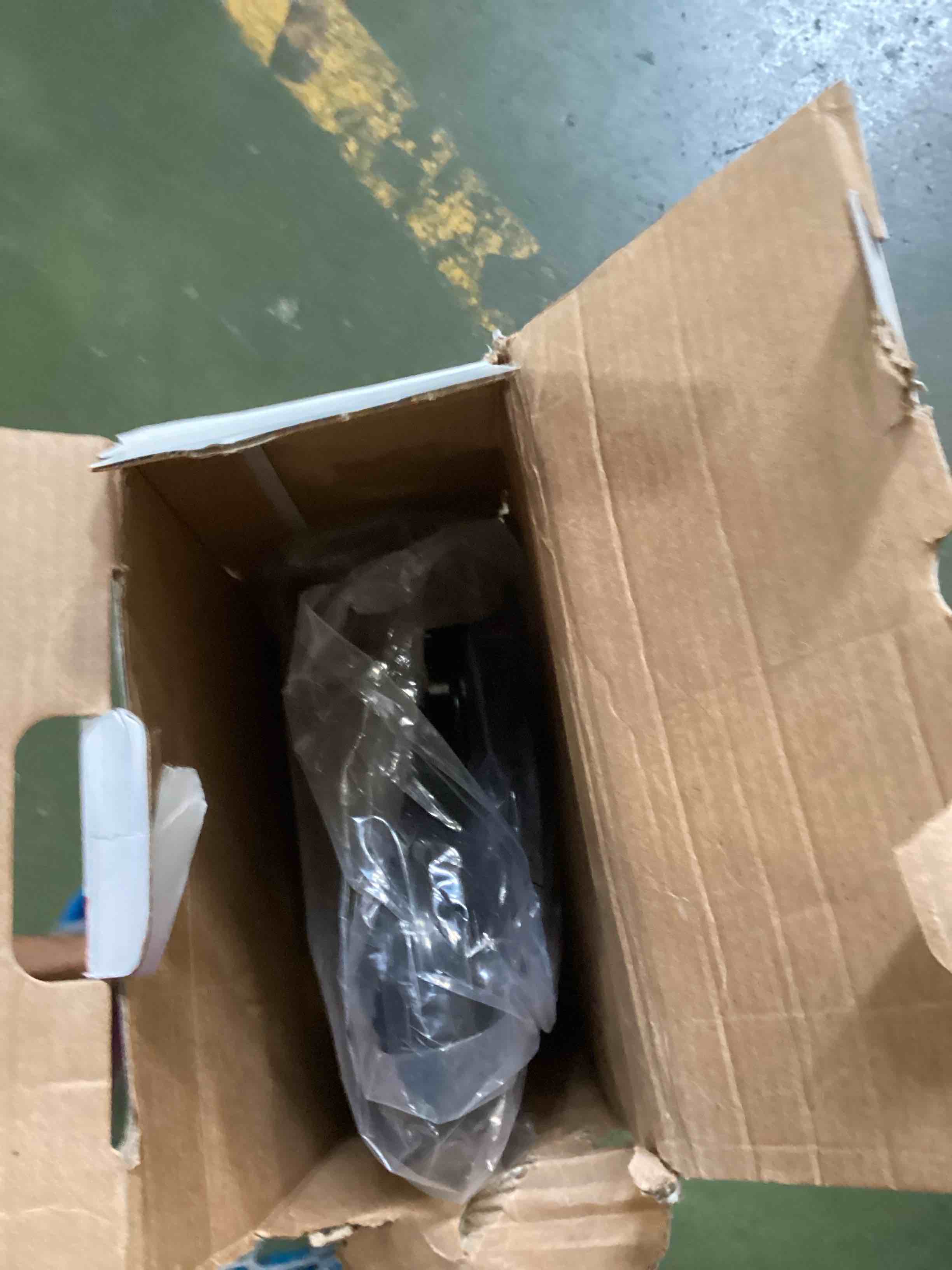 https://s3.amazonaws.com/lotting-images-prod/bidfta/GRN6675776_1722524198211.jpeg