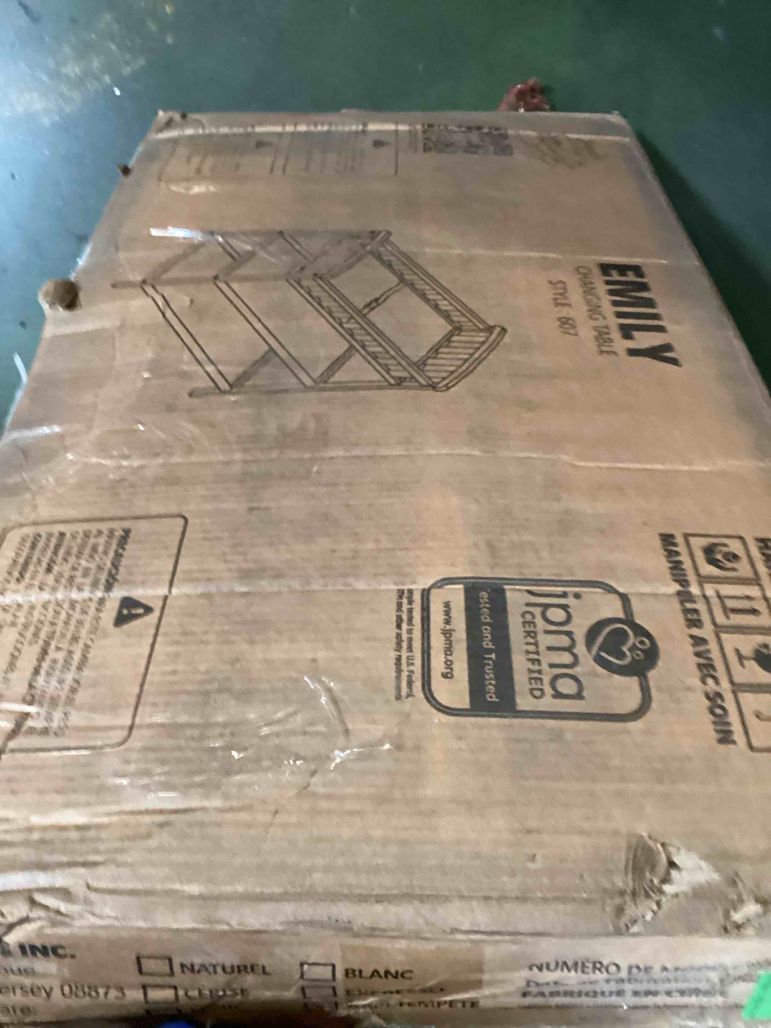 https://s3.amazonaws.com/lotting-images-prod/bidfta/GRN6675777_1722524356688.jpeg