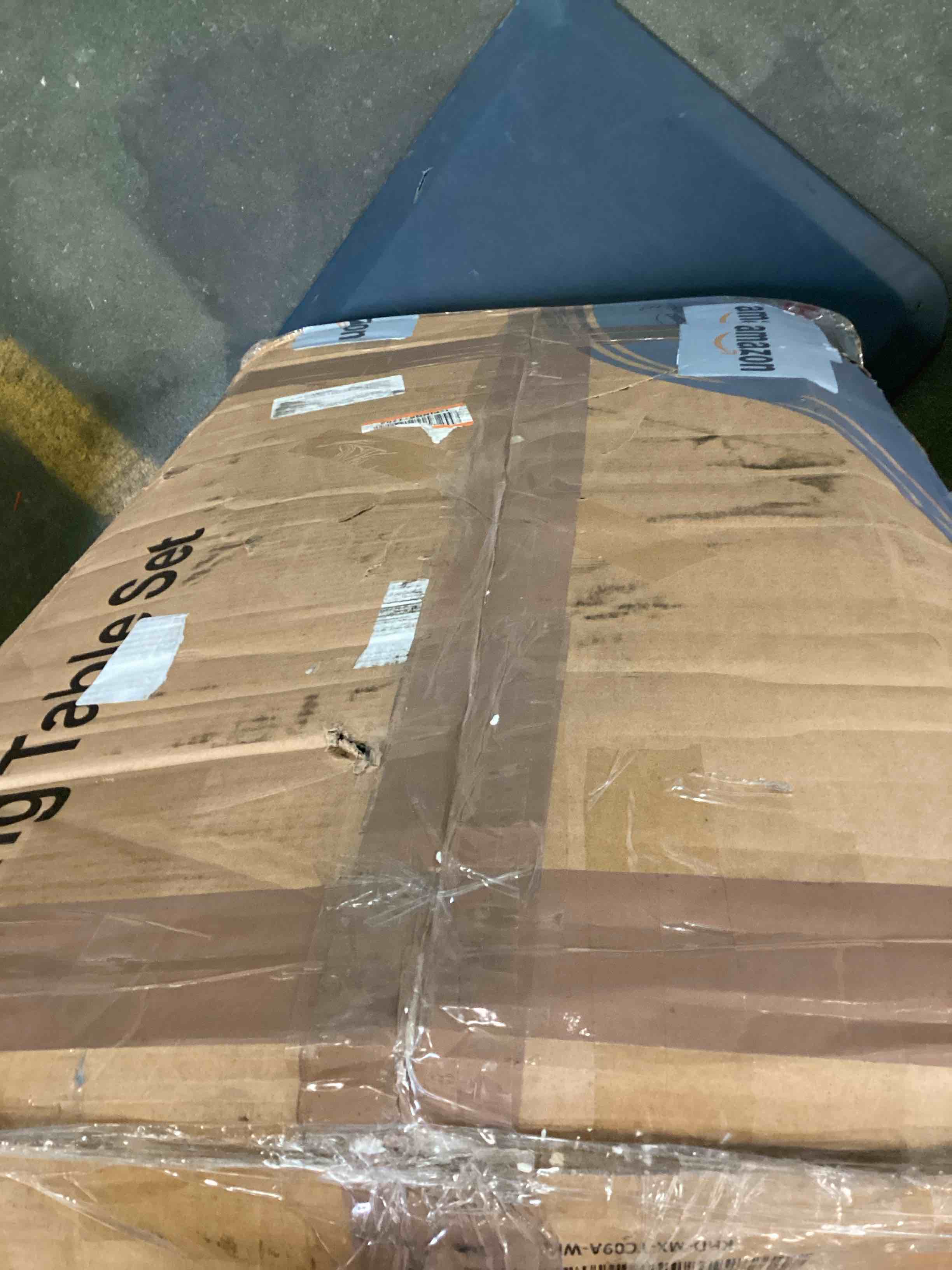 https://s3.amazonaws.com/lotting-images-prod/bidfta/GRN6676312_1722955832439.jpeg