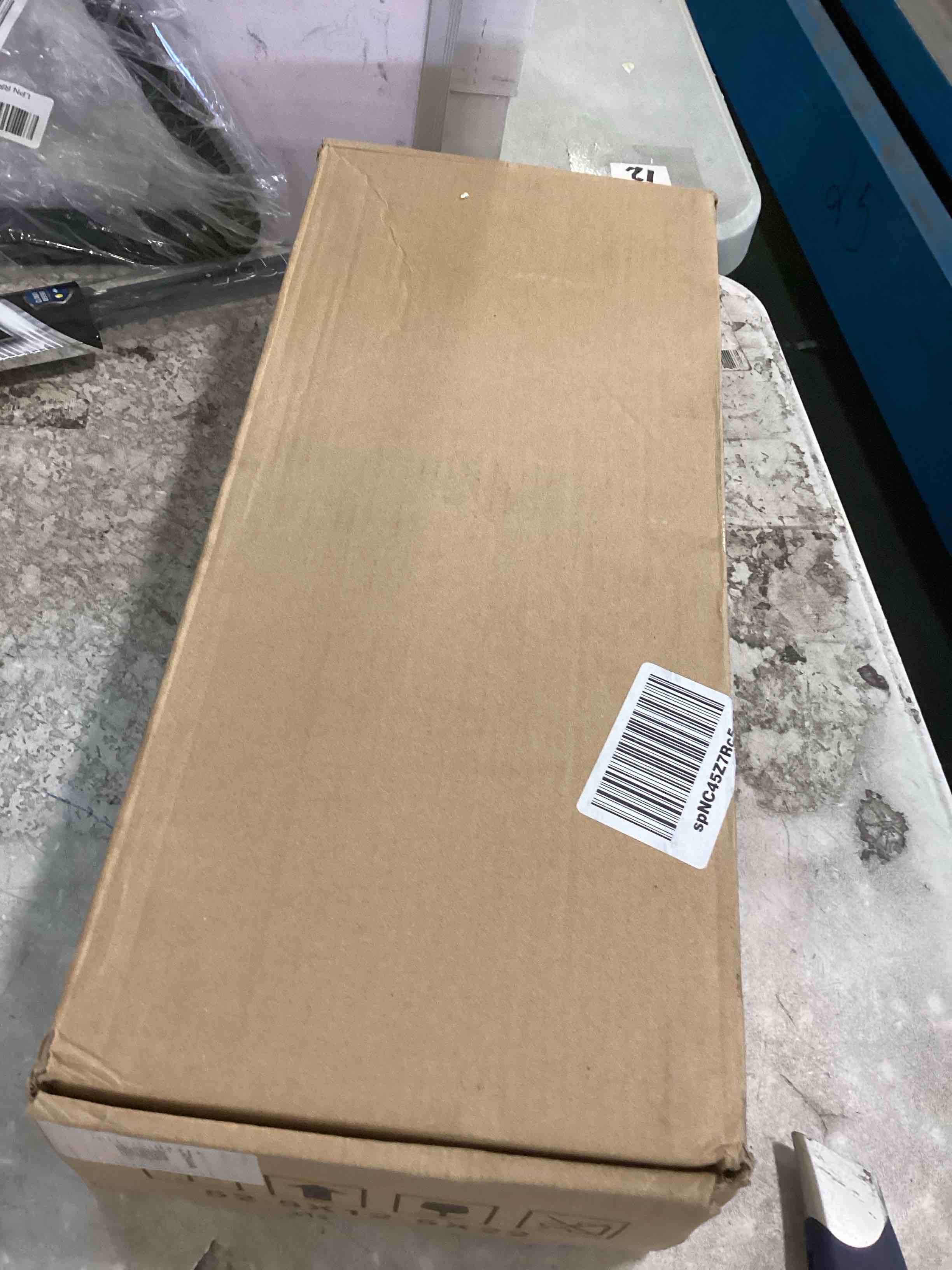 https://s3.amazonaws.com/lotting-images-prod/bidfta/GRN6680276_1719491014743.jpeg