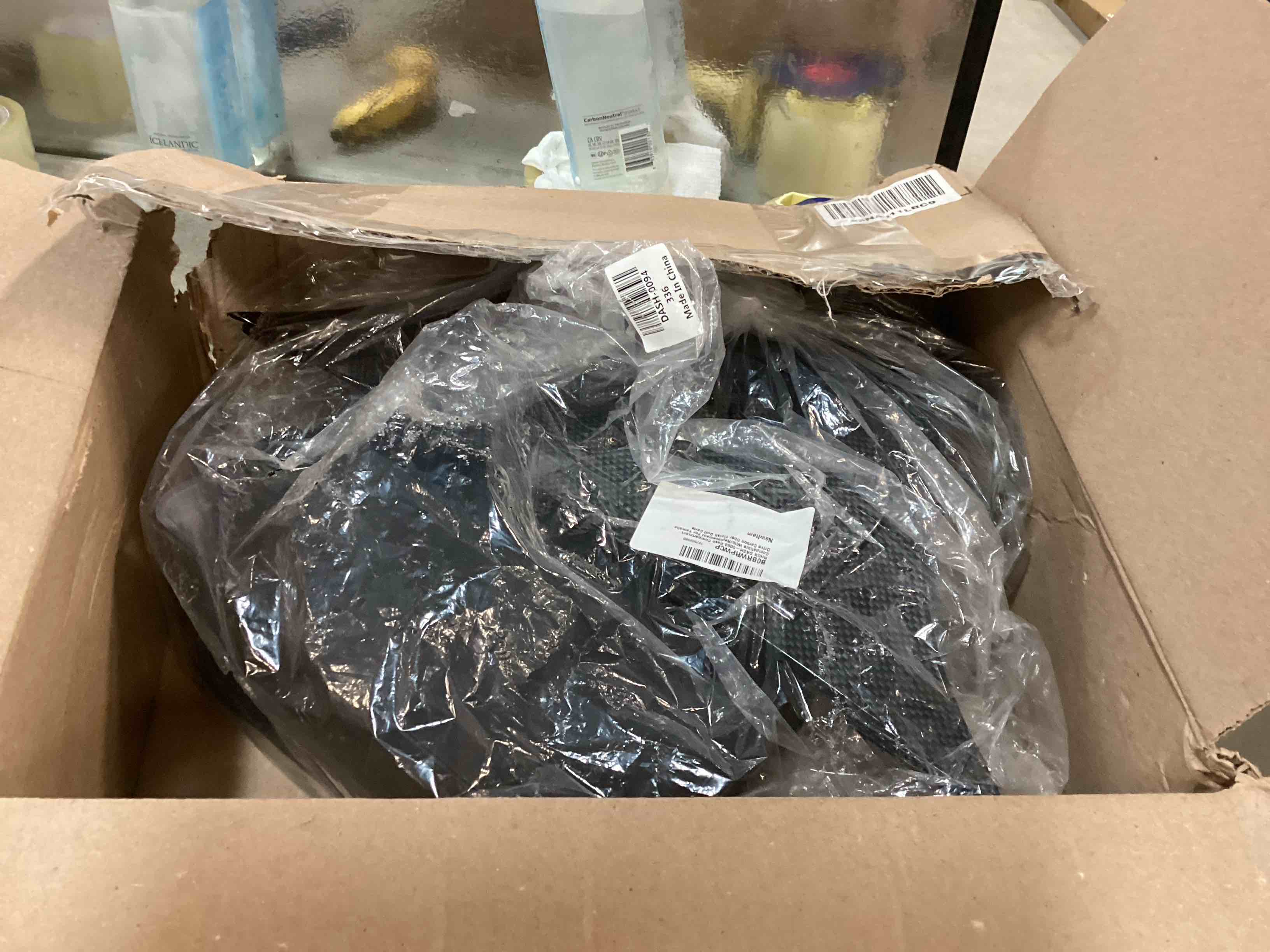 https://s3.amazonaws.com/lotting-images-prod/bidfta/GRN6683970_1720795767034.jpeg