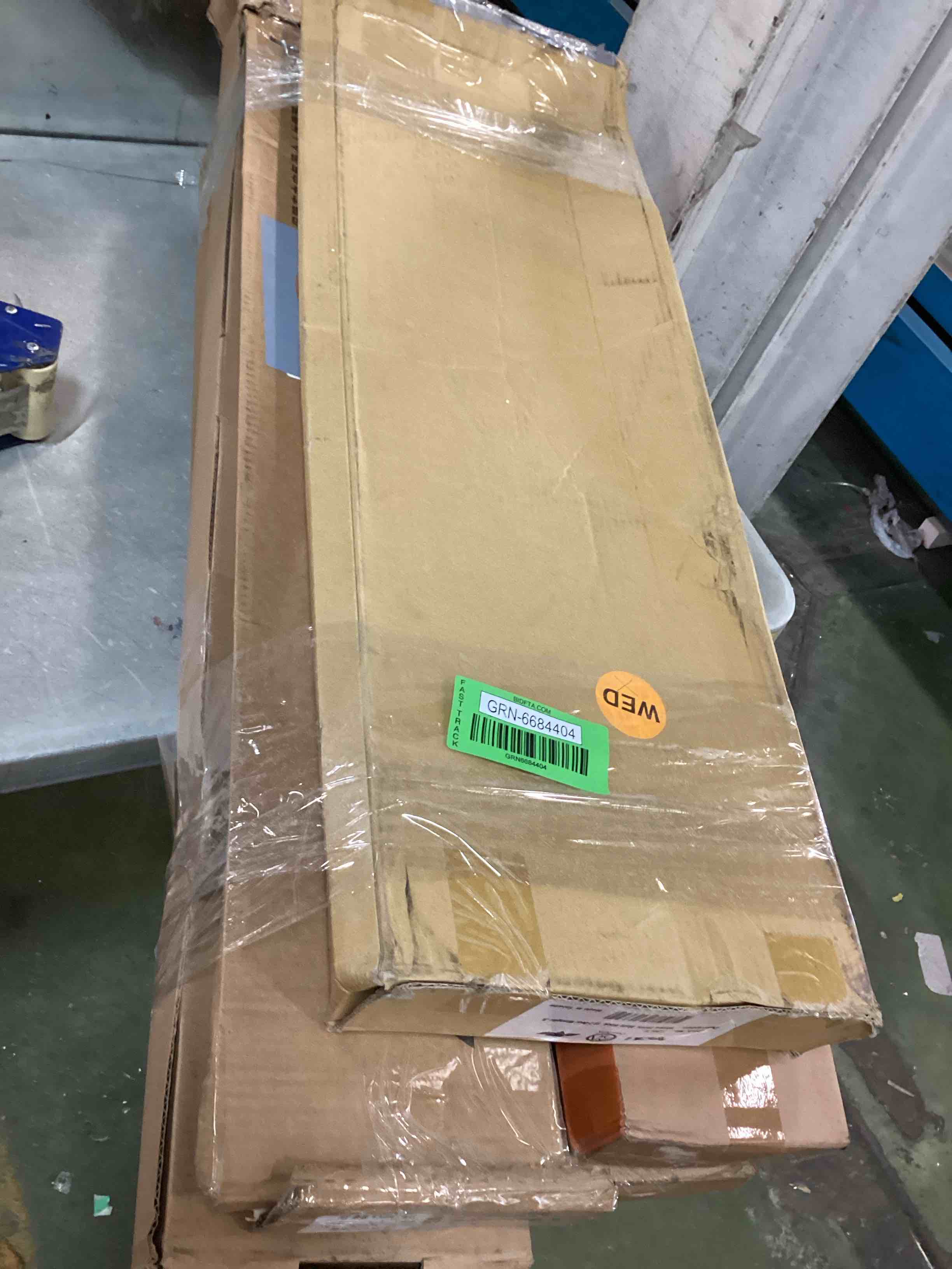 https://s3.amazonaws.com/lotting-images-prod/bidfta/GRN6684404_1721074049972.jpeg