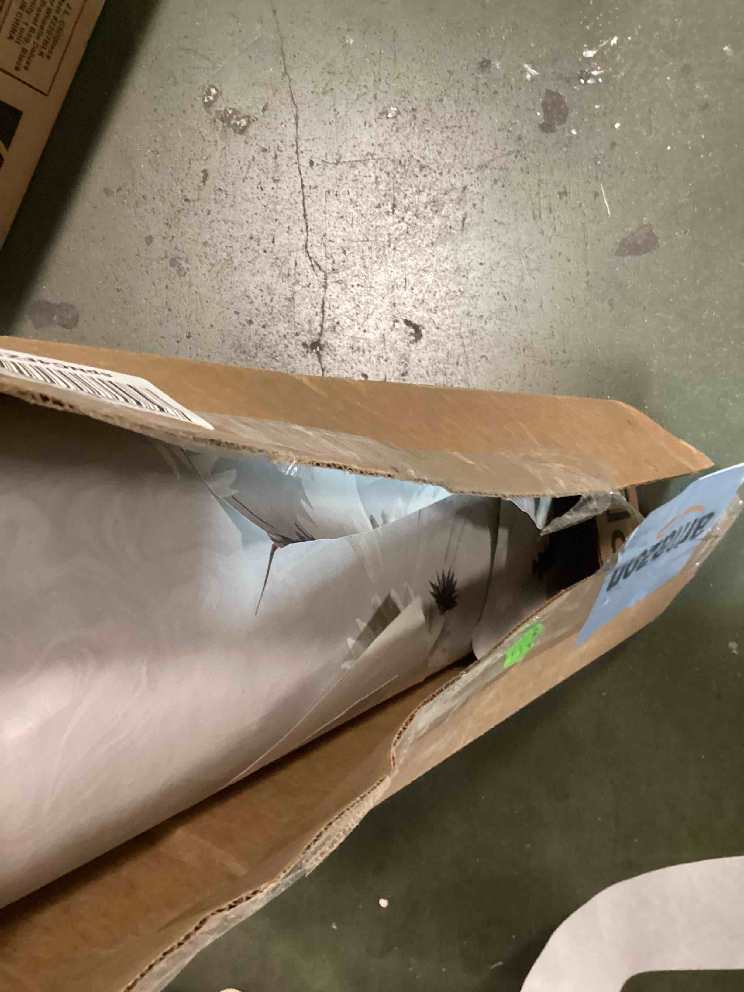 https://s3.amazonaws.com/lotting-images-prod/bidfta/GRN6685299_1721153700925.jpeg