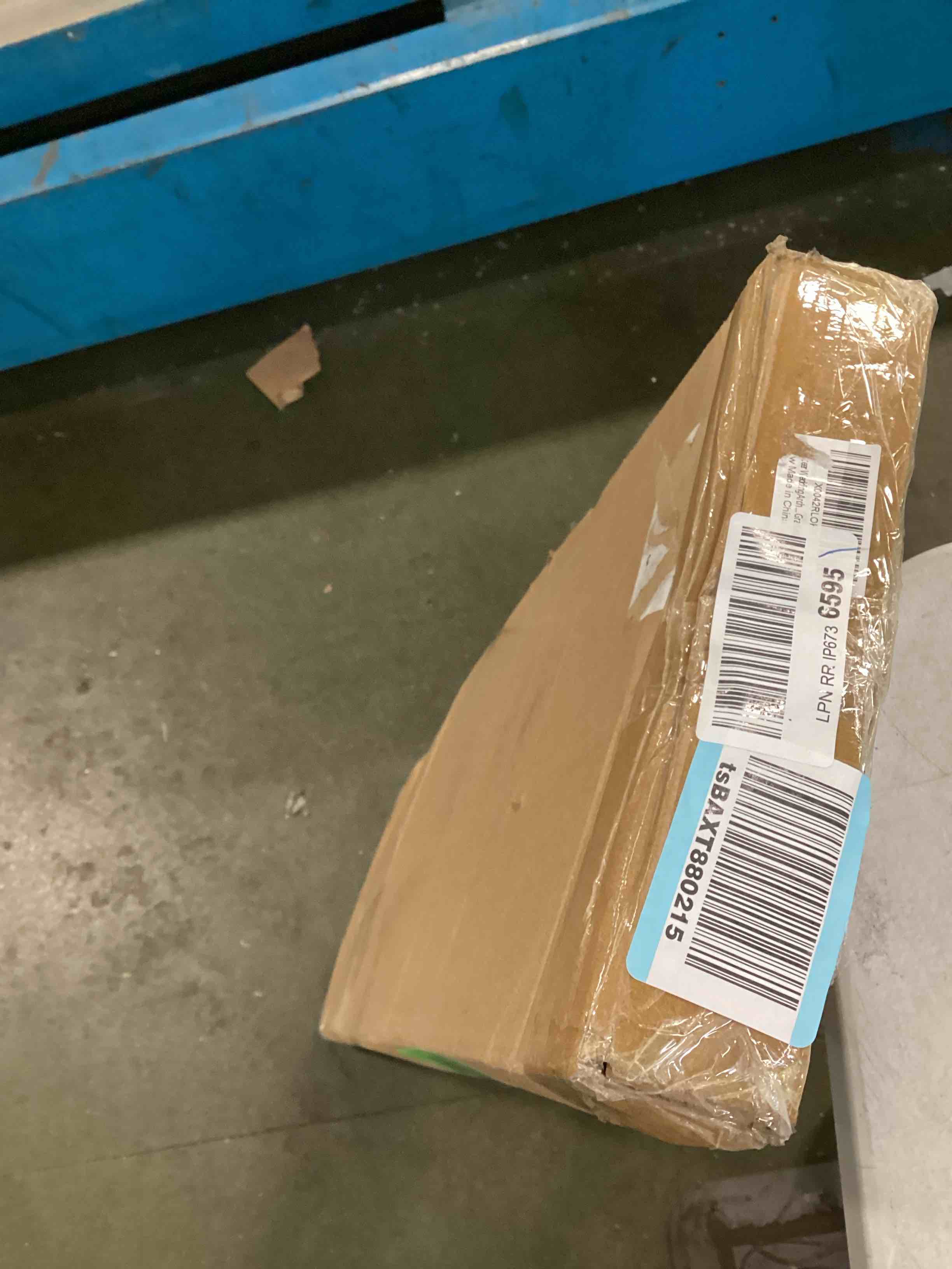 https://s3.amazonaws.com/lotting-images-prod/bidfta/GRN6686290_1720029765683.jpeg