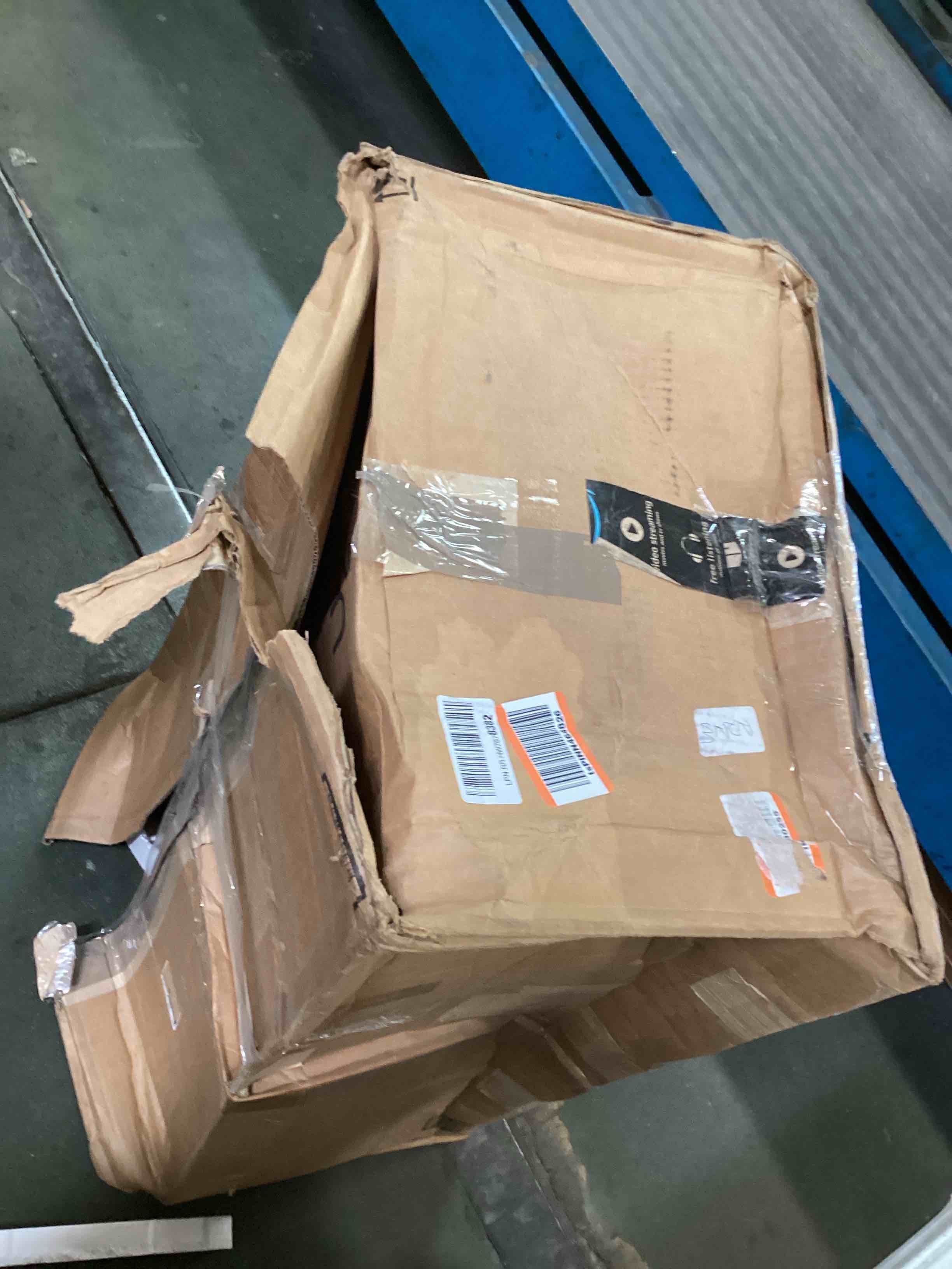 https://s3.amazonaws.com/lotting-images-prod/bidfta/GRN6687072_1720707811161.jpeg