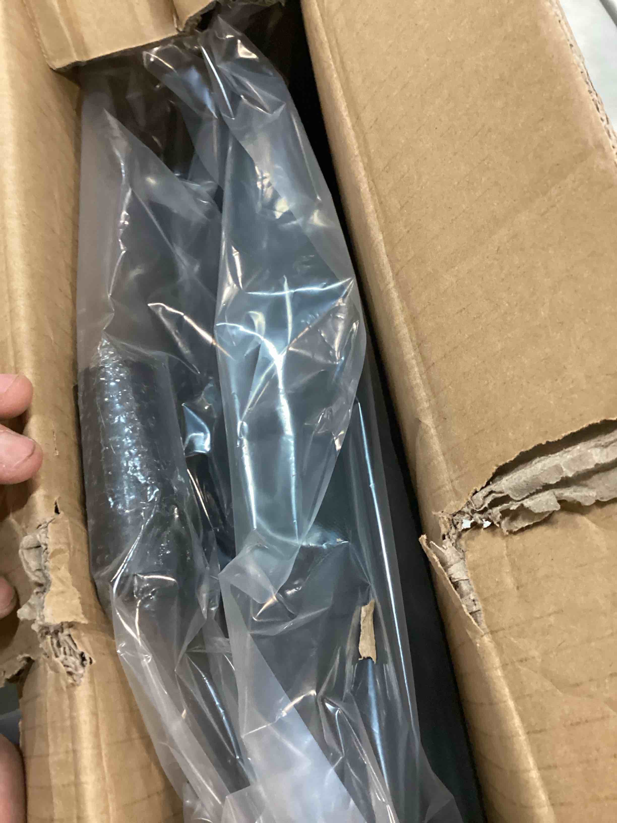 https://s3.amazonaws.com/lotting-images-prod/bidfta/GRN6687737_1720535841815.jpeg