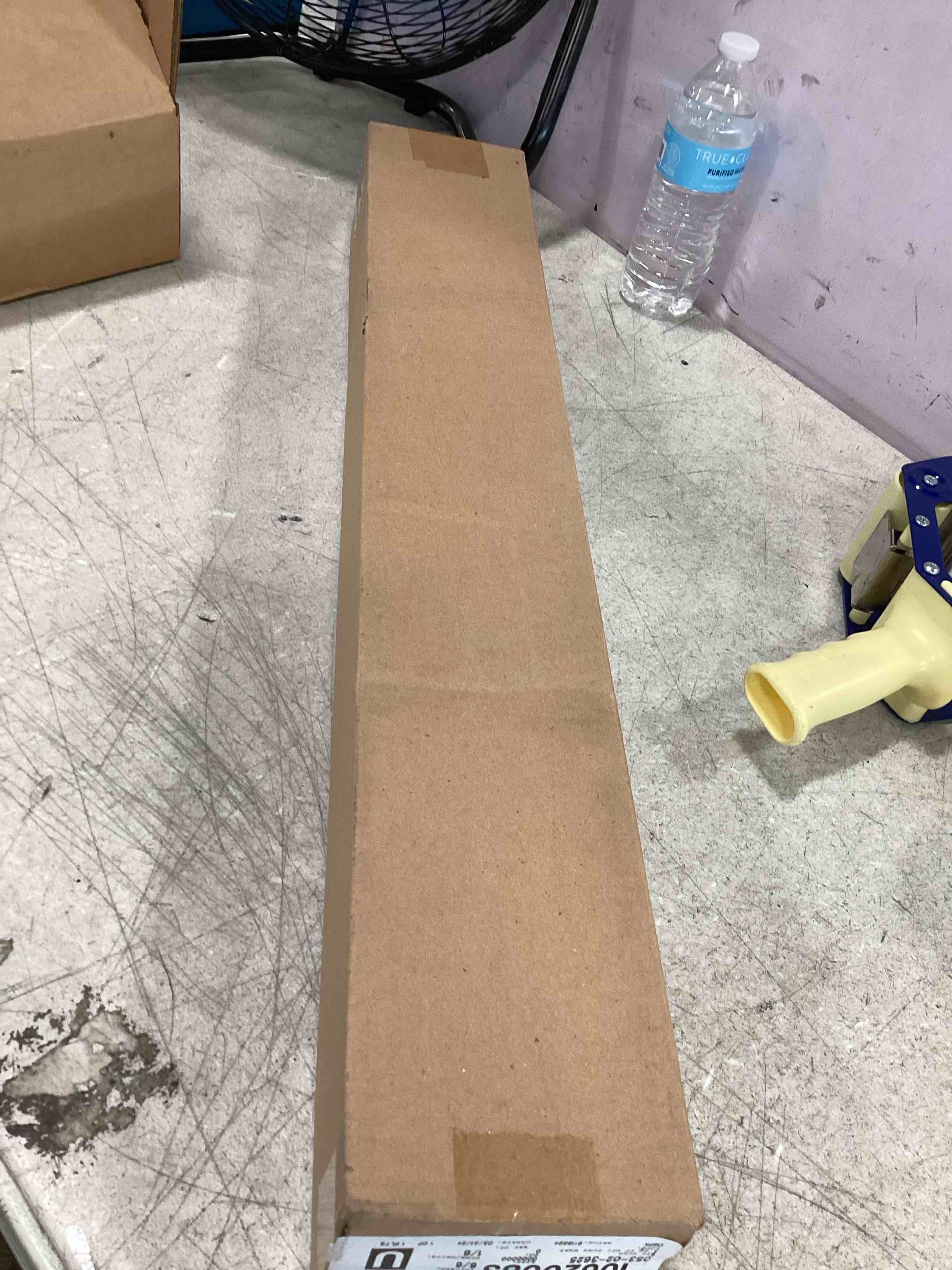 https://s3.amazonaws.com/lotting-images-prod/bidfta/GRN6689715_1720655989004.jpeg