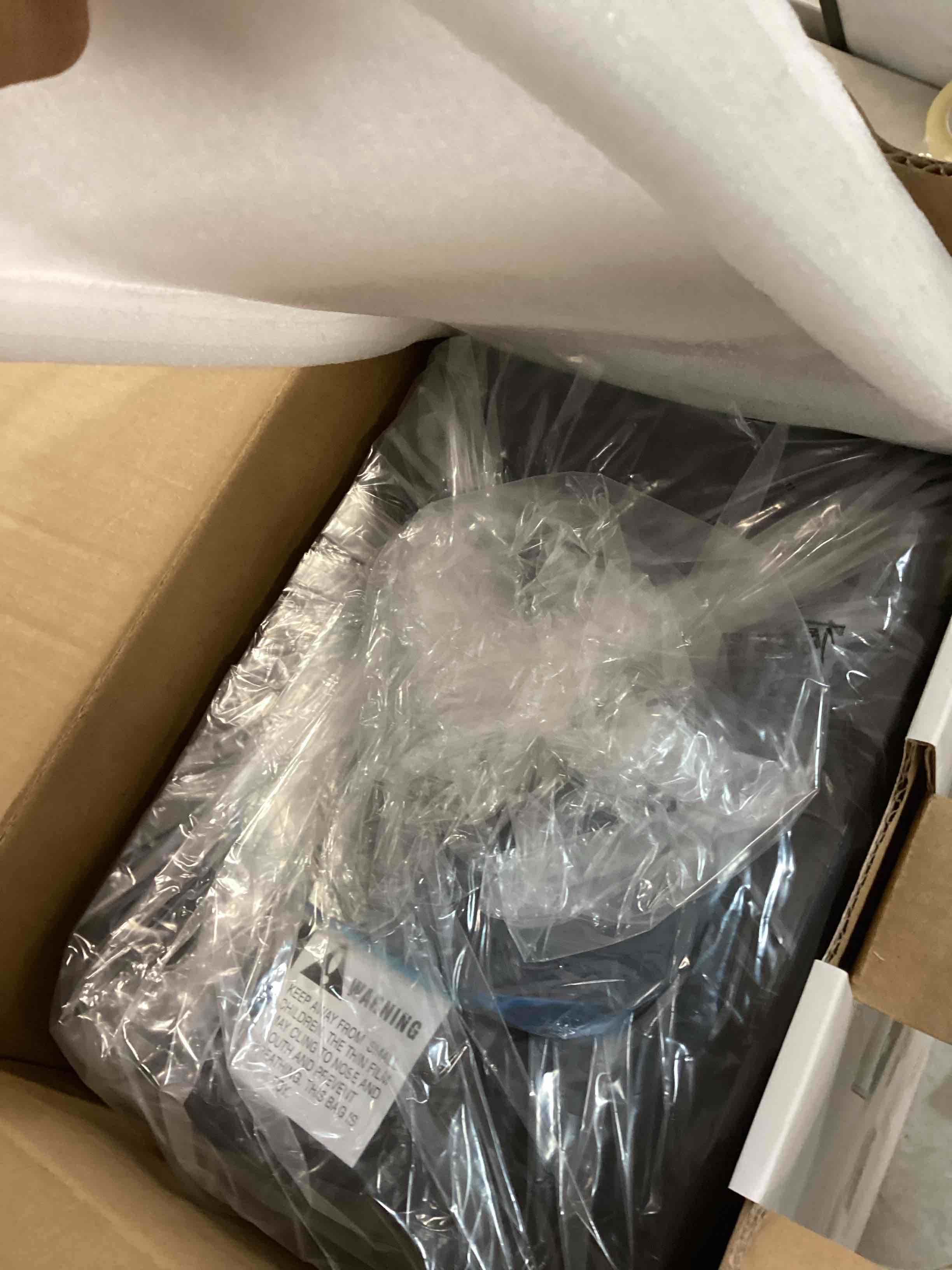 https://s3.amazonaws.com/lotting-images-prod/bidfta/GRN6690502_1719841625143.jpeg