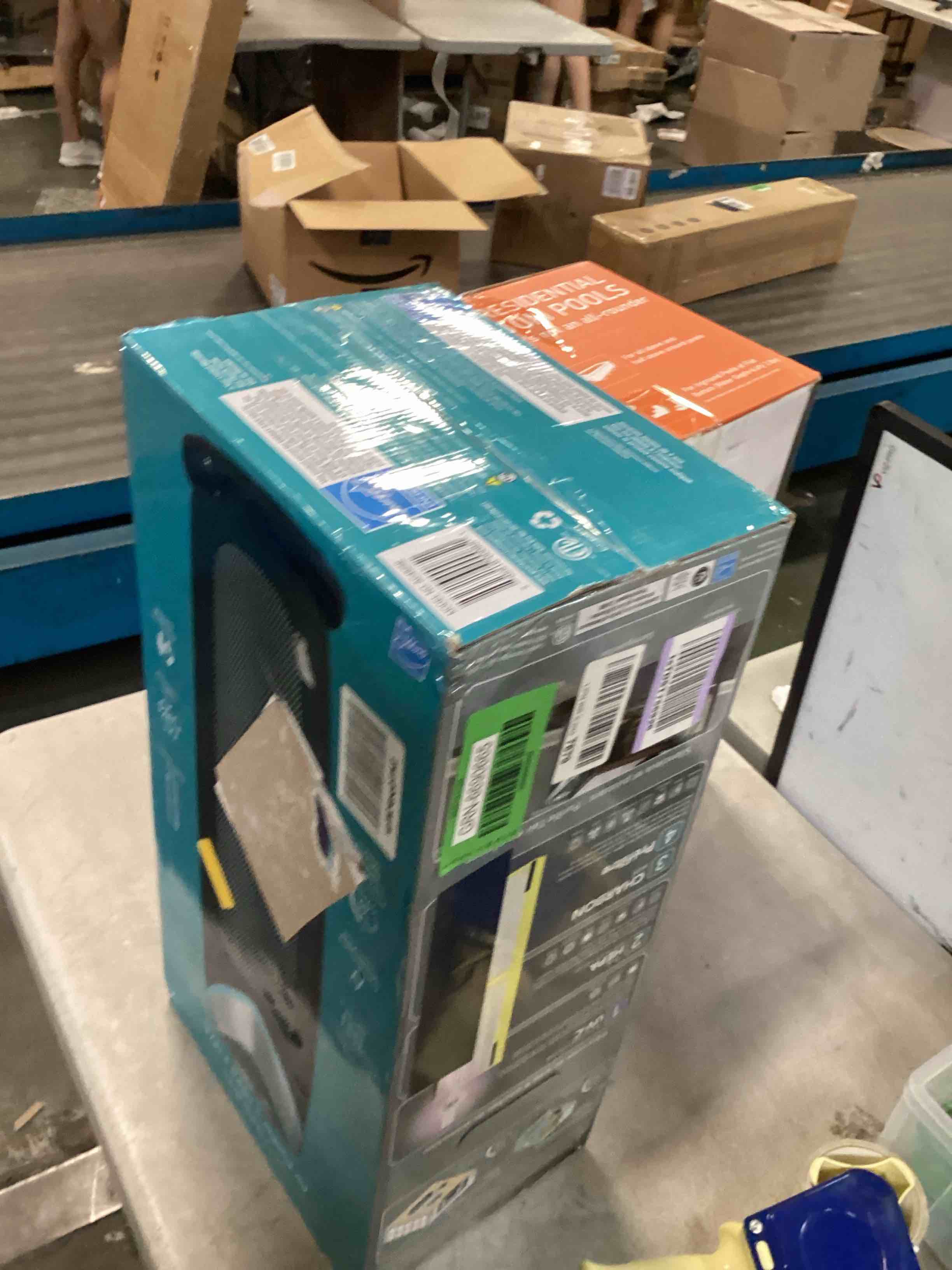 https://s3.amazonaws.com/lotting-images-prod/bidfta/GRN6690665_1719864209385.jpeg
