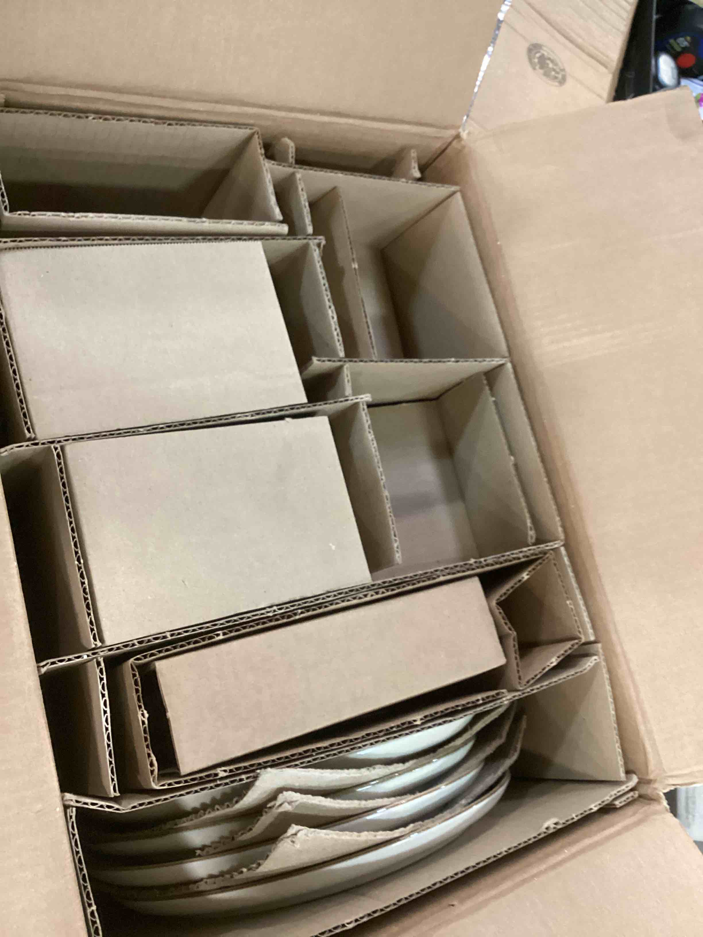 https://s3.amazonaws.com/lotting-images-prod/bidfta/GRN6691007_1720006111428.jpeg