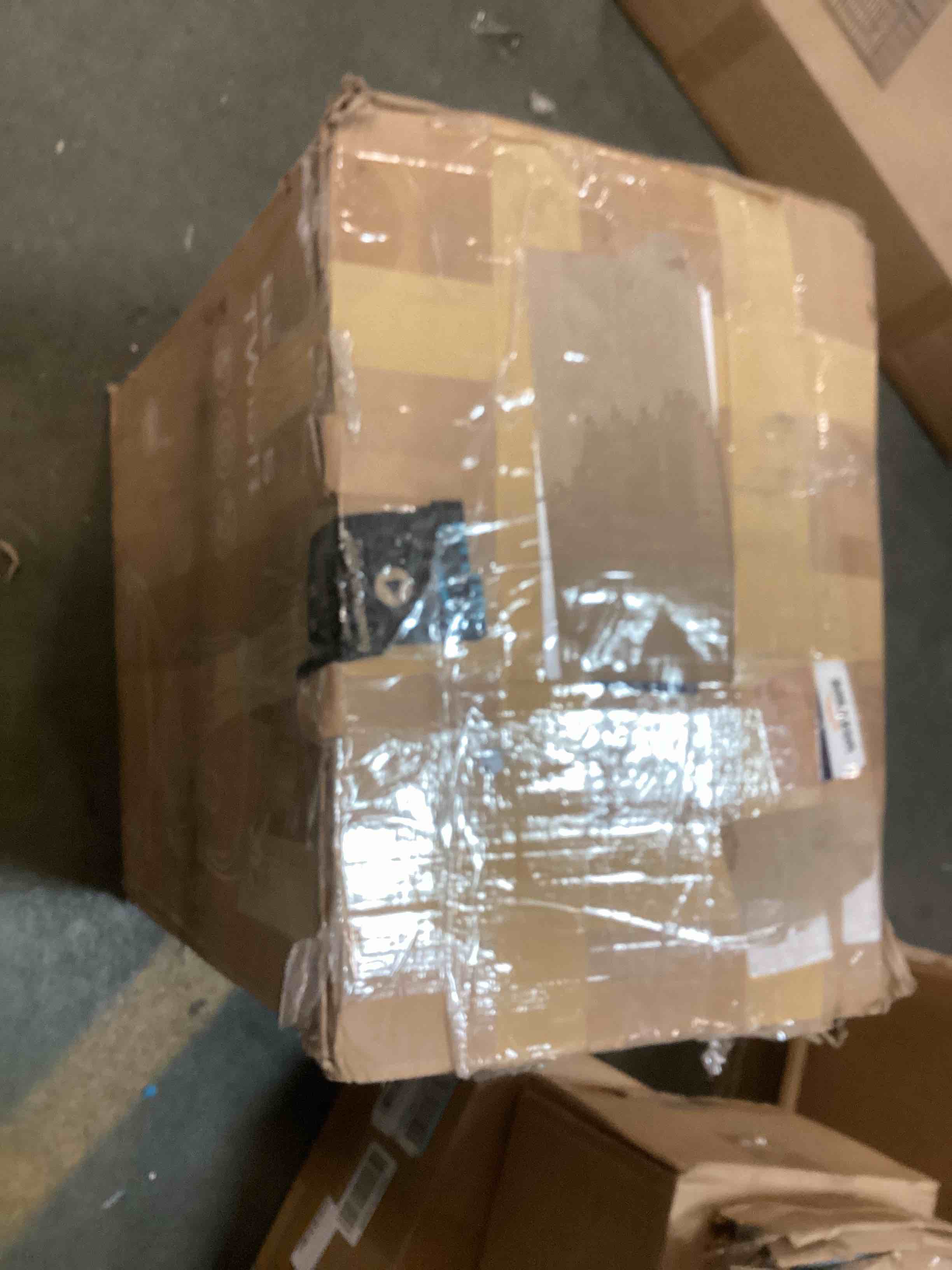 https://s3.amazonaws.com/lotting-images-prod/bidfta/GRN6691703_1720455972146.jpeg