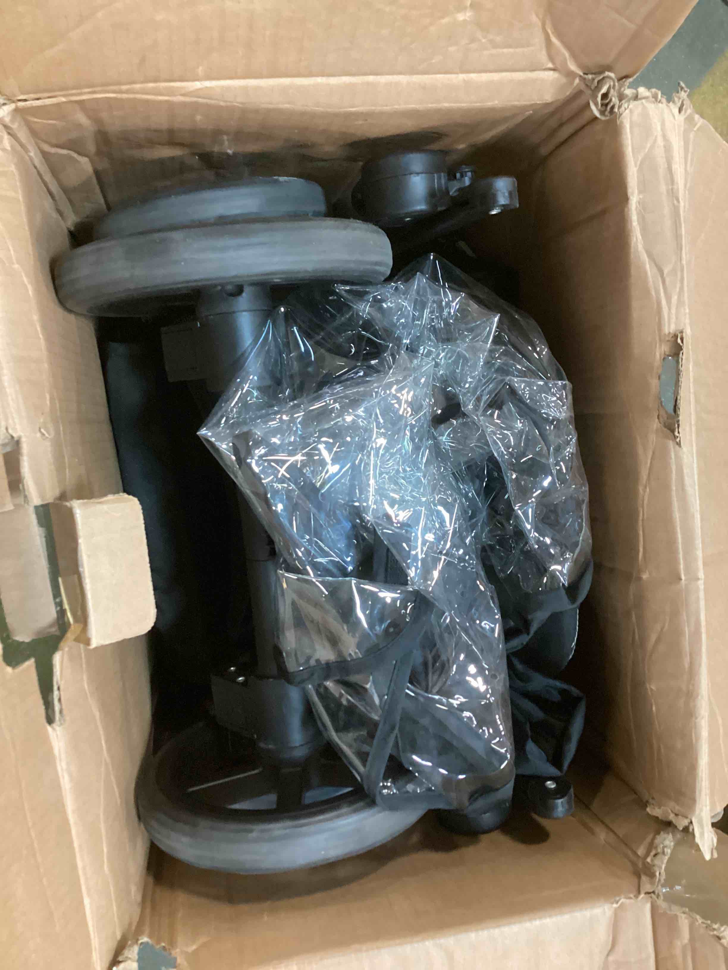 https://s3.amazonaws.com/lotting-images-prod/bidfta/GRN6691703_1720455986252.jpeg