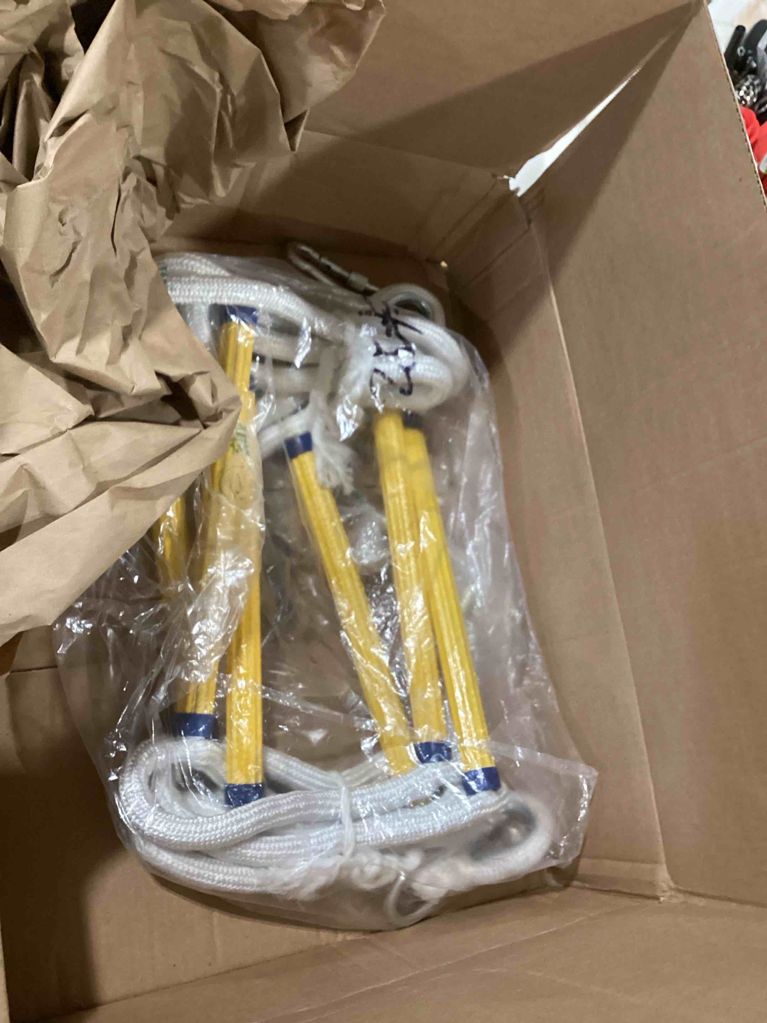 https://s3.amazonaws.com/lotting-images-prod/bidfta/GRN6694400_1723728008231.jpeg