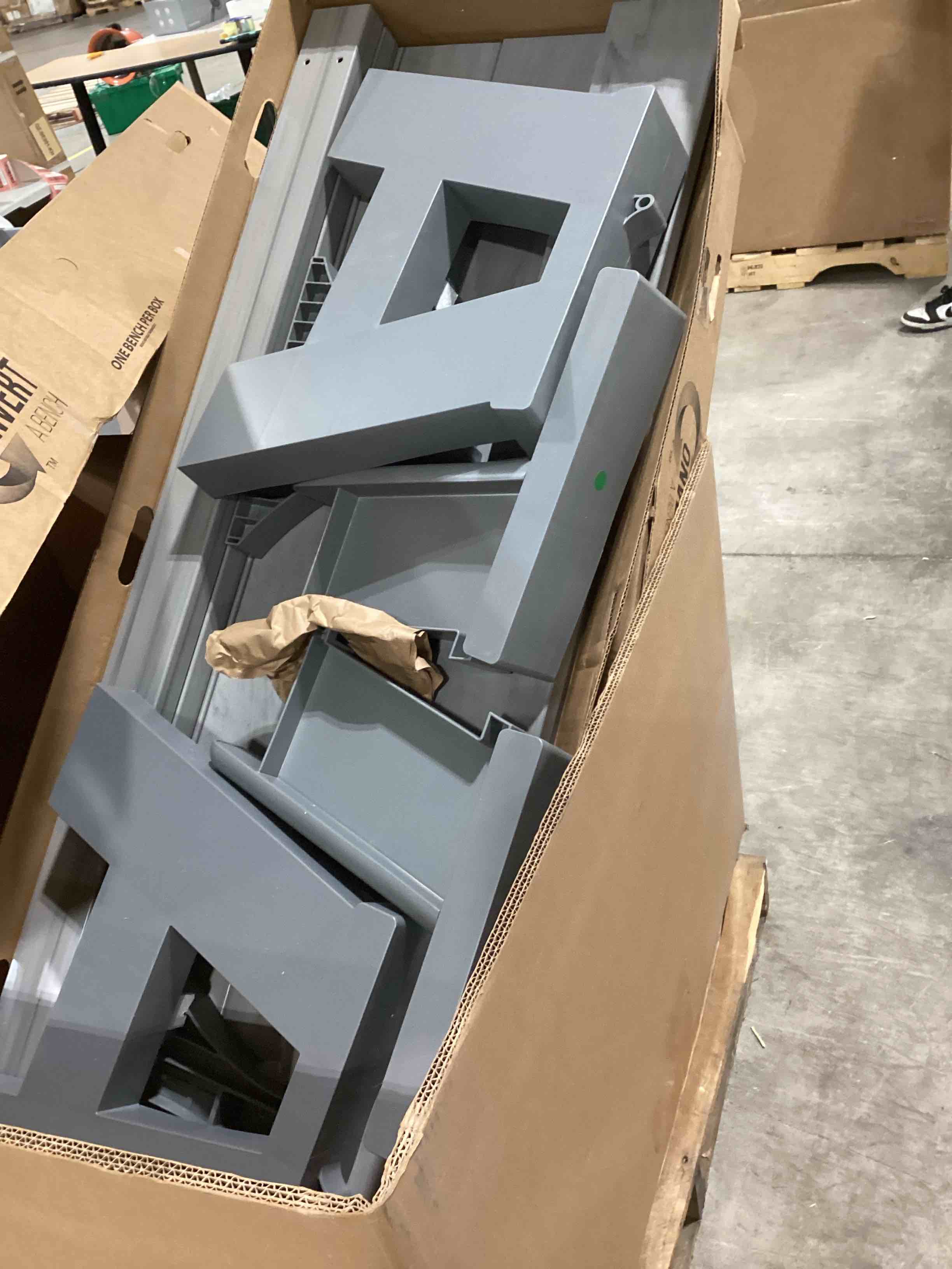 https://s3.amazonaws.com/lotting-images-prod/bidfta/GRN6695560_1722266993601.jpeg