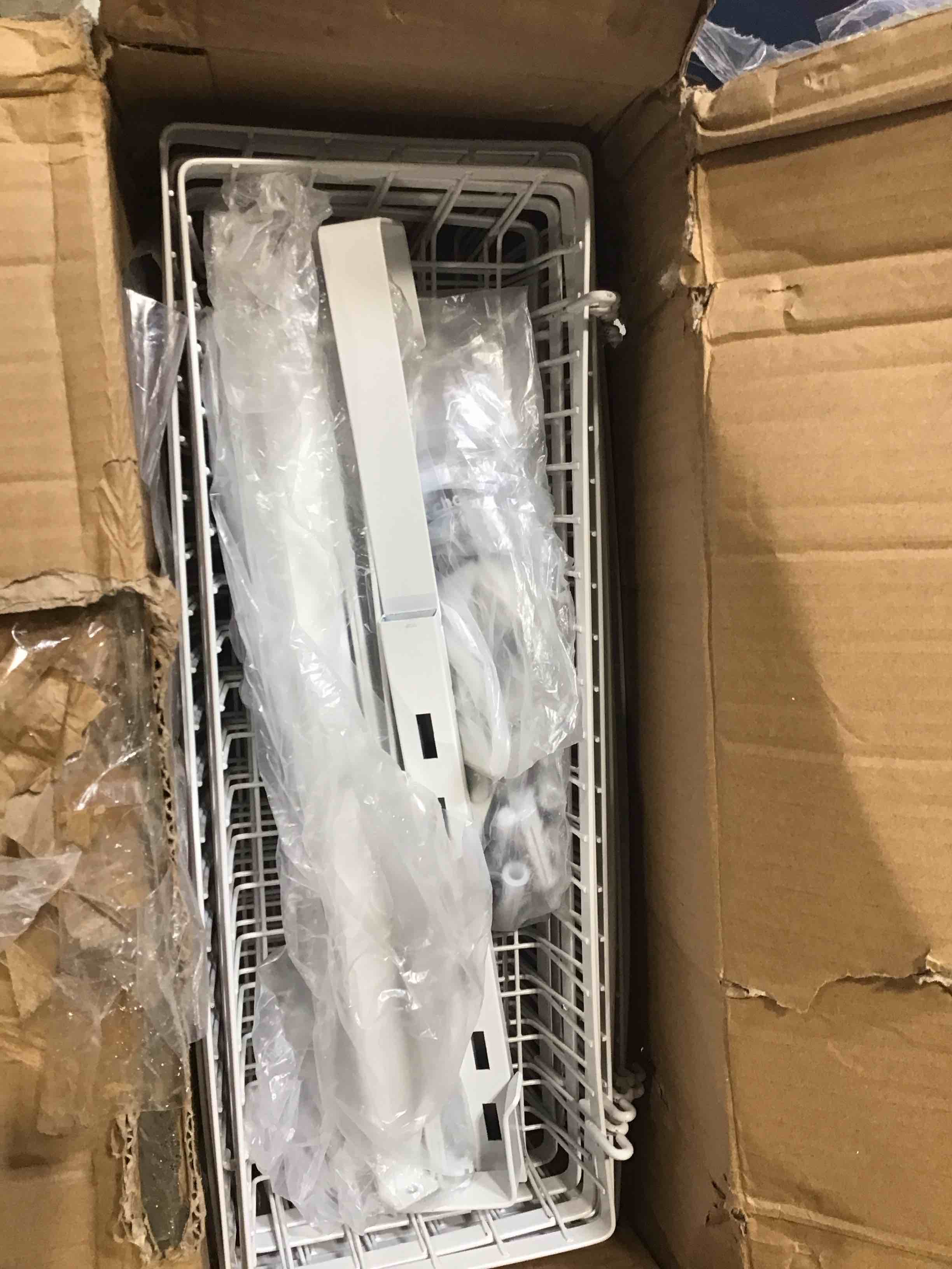 https://s3.amazonaws.com/lotting-images-prod/bidfta/GRN6697505_1726504072069.jpeg