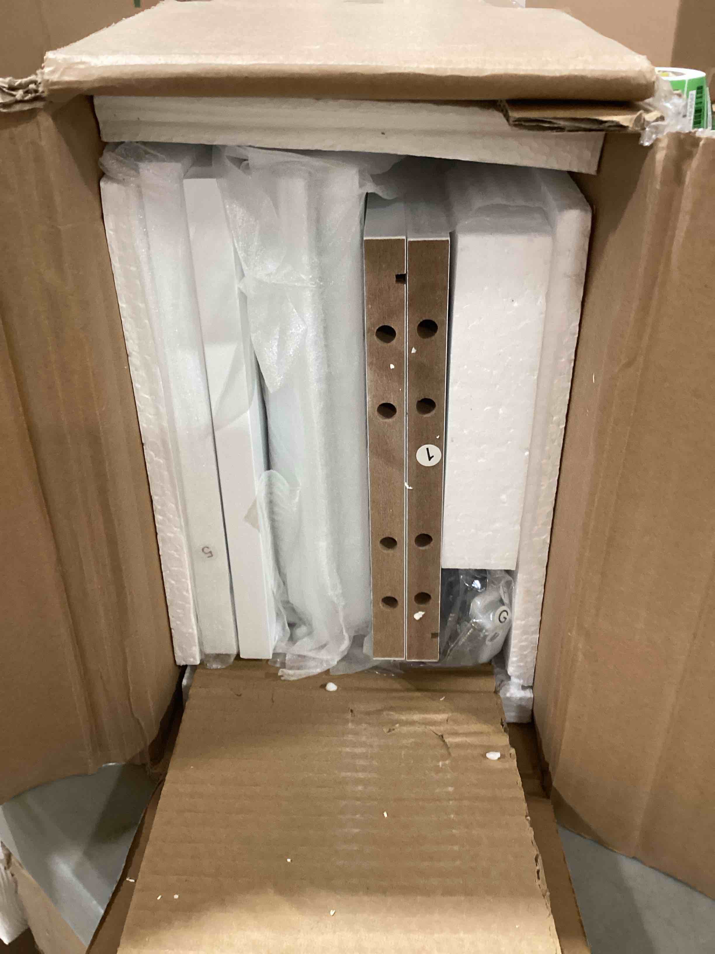 https://s3.amazonaws.com/lotting-images-prod/bidfta/GRN6697553_1726577592904.jpeg