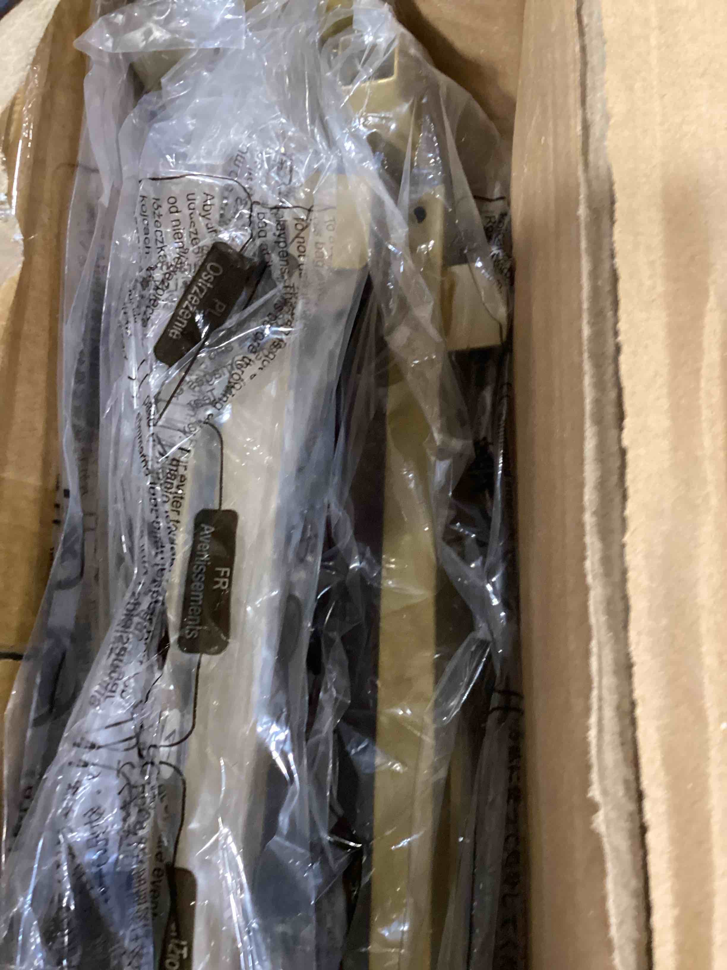 https://s3.amazonaws.com/lotting-images-prod/bidfta/GRN6698360_1723217164555.jpeg