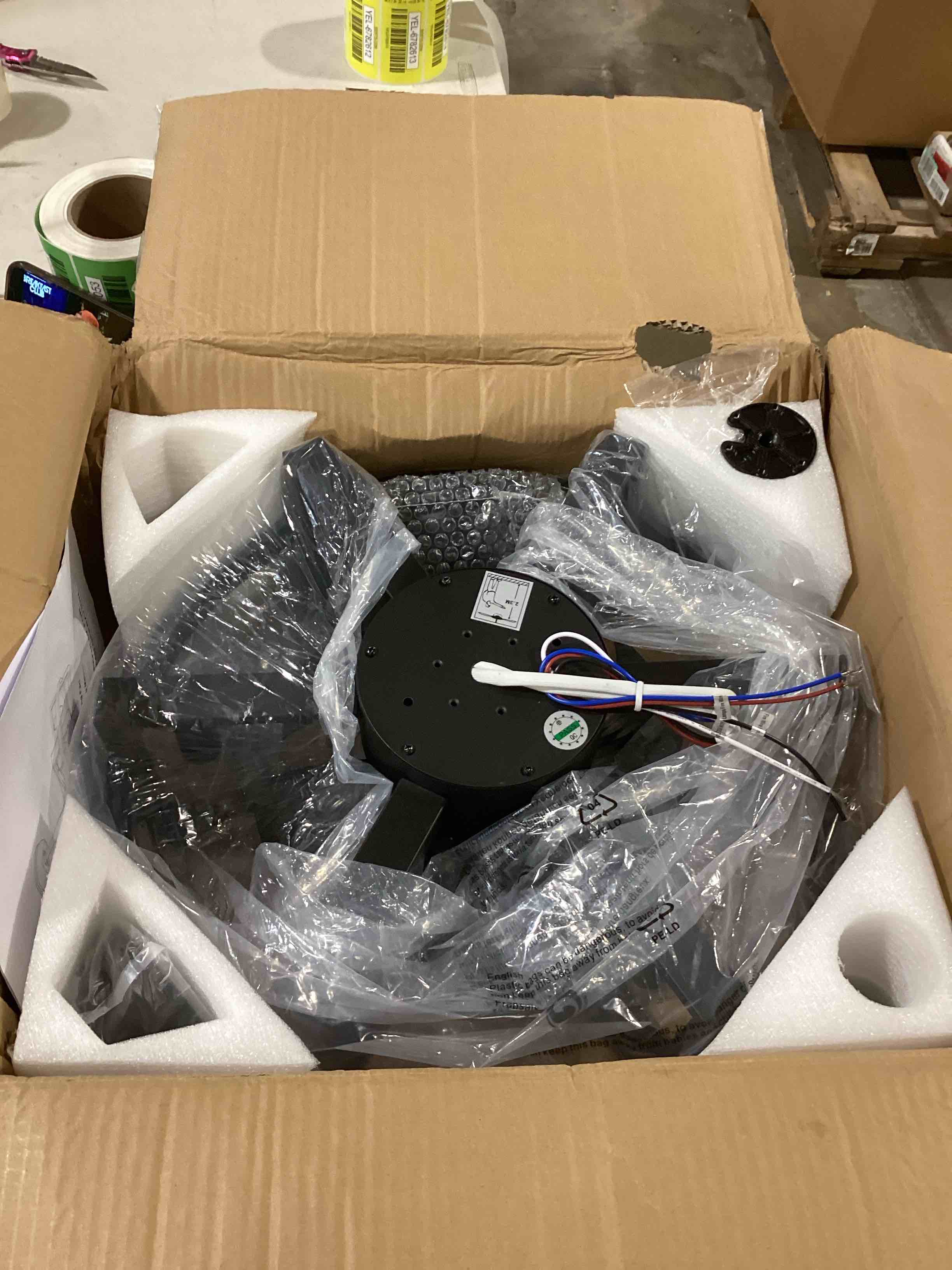https://s3.amazonaws.com/lotting-images-prod/bidfta/GRN6699608_1723638445228.jpeg