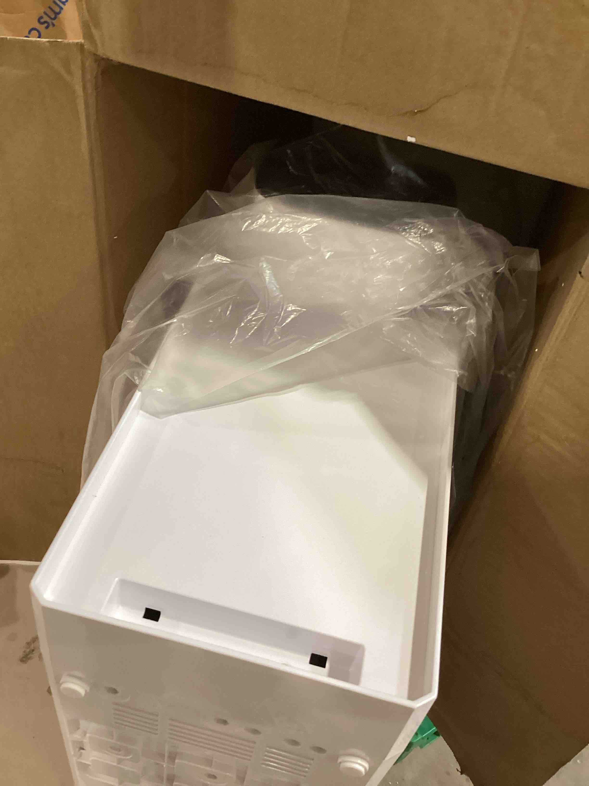 https://s3.amazonaws.com/lotting-images-prod/bidfta/GRN6700141_1725120273904.jpeg