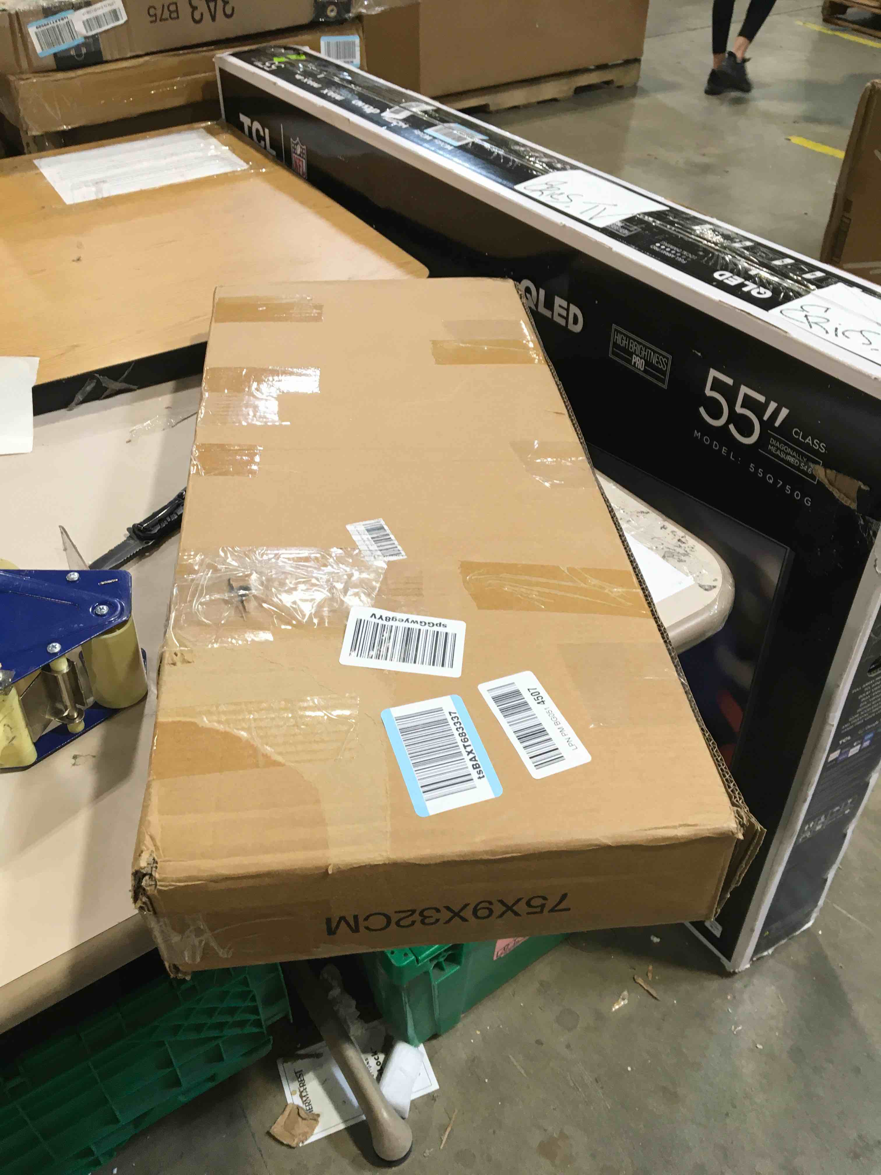 https://s3.amazonaws.com/lotting-images-prod/bidfta/GRN6700216_1725376345305.jpeg