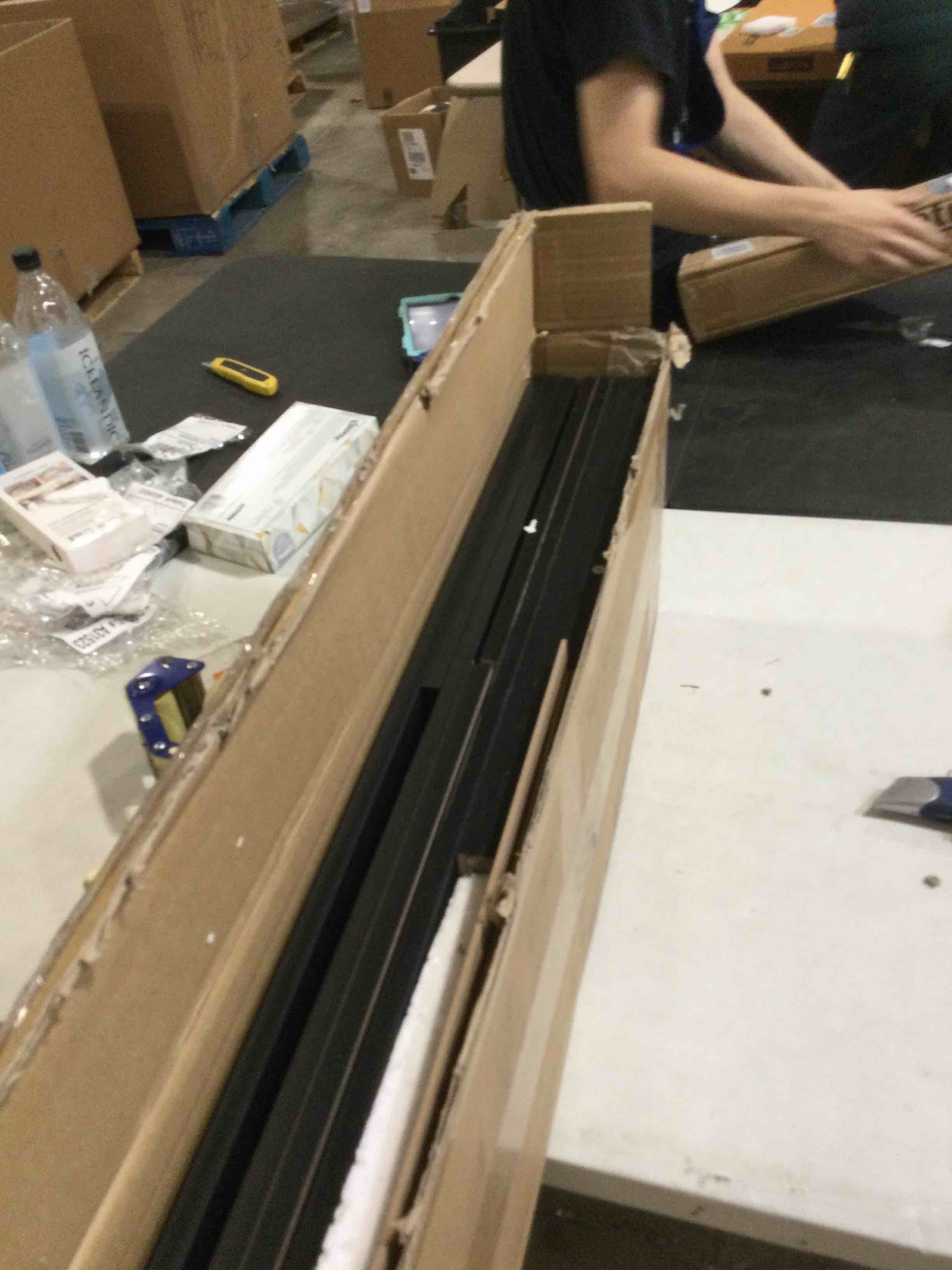 https://s3.amazonaws.com/lotting-images-prod/bidfta/GRN6701429_1726171250358.jpeg